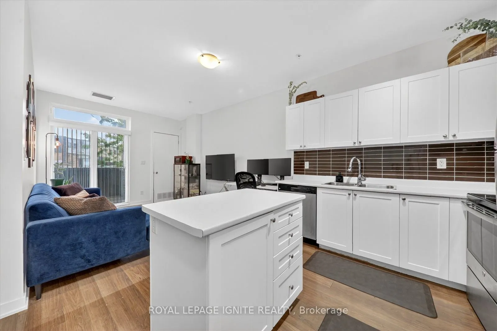 3560 St Clair Avenue E #116
