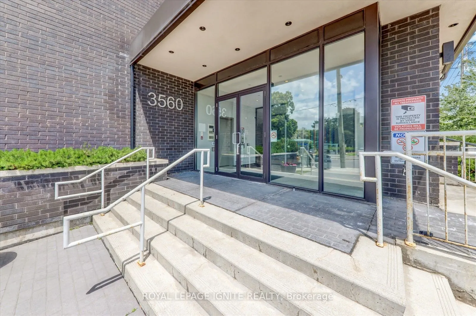 3560 St Clair Avenue E #116