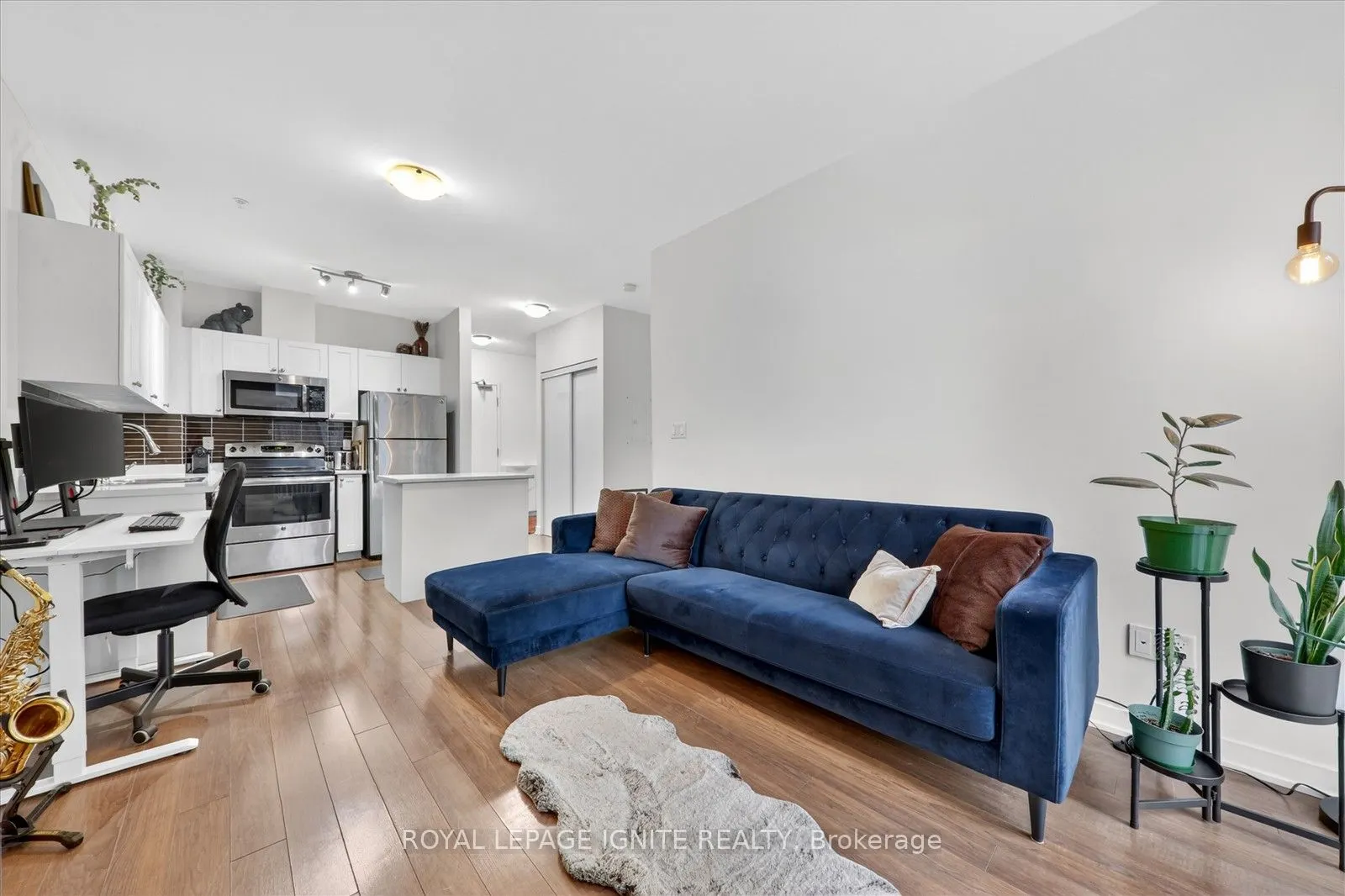 3560 St Clair Avenue E #116