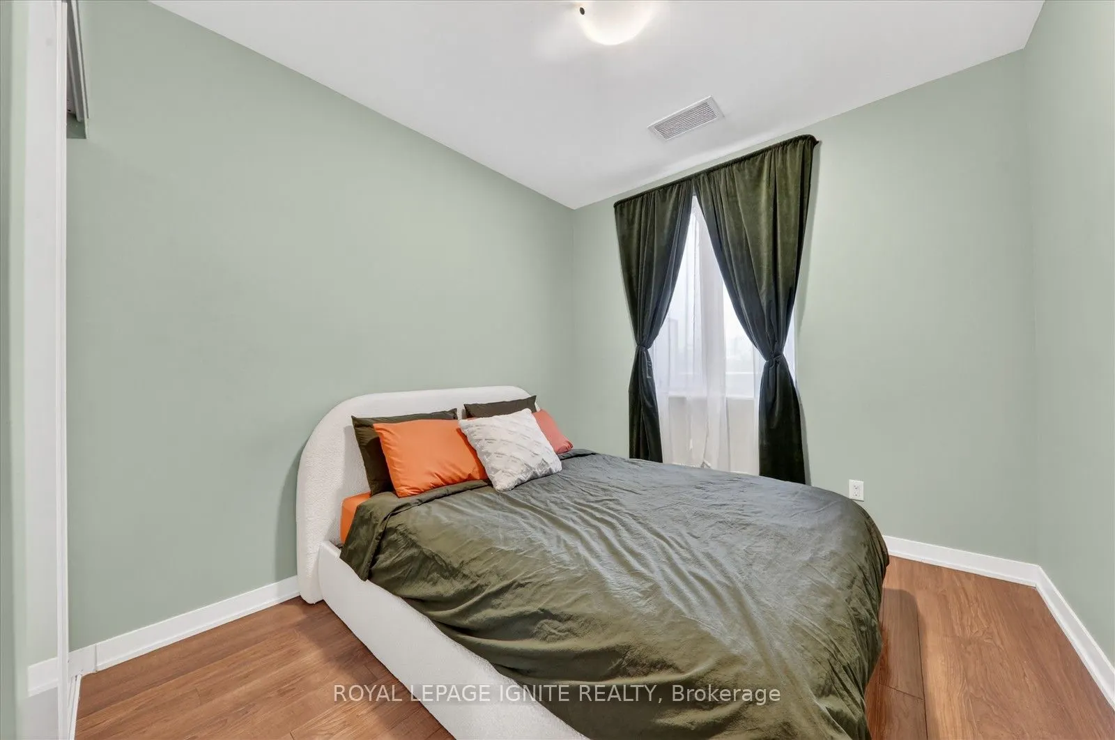 3560 St Clair Avenue E #116