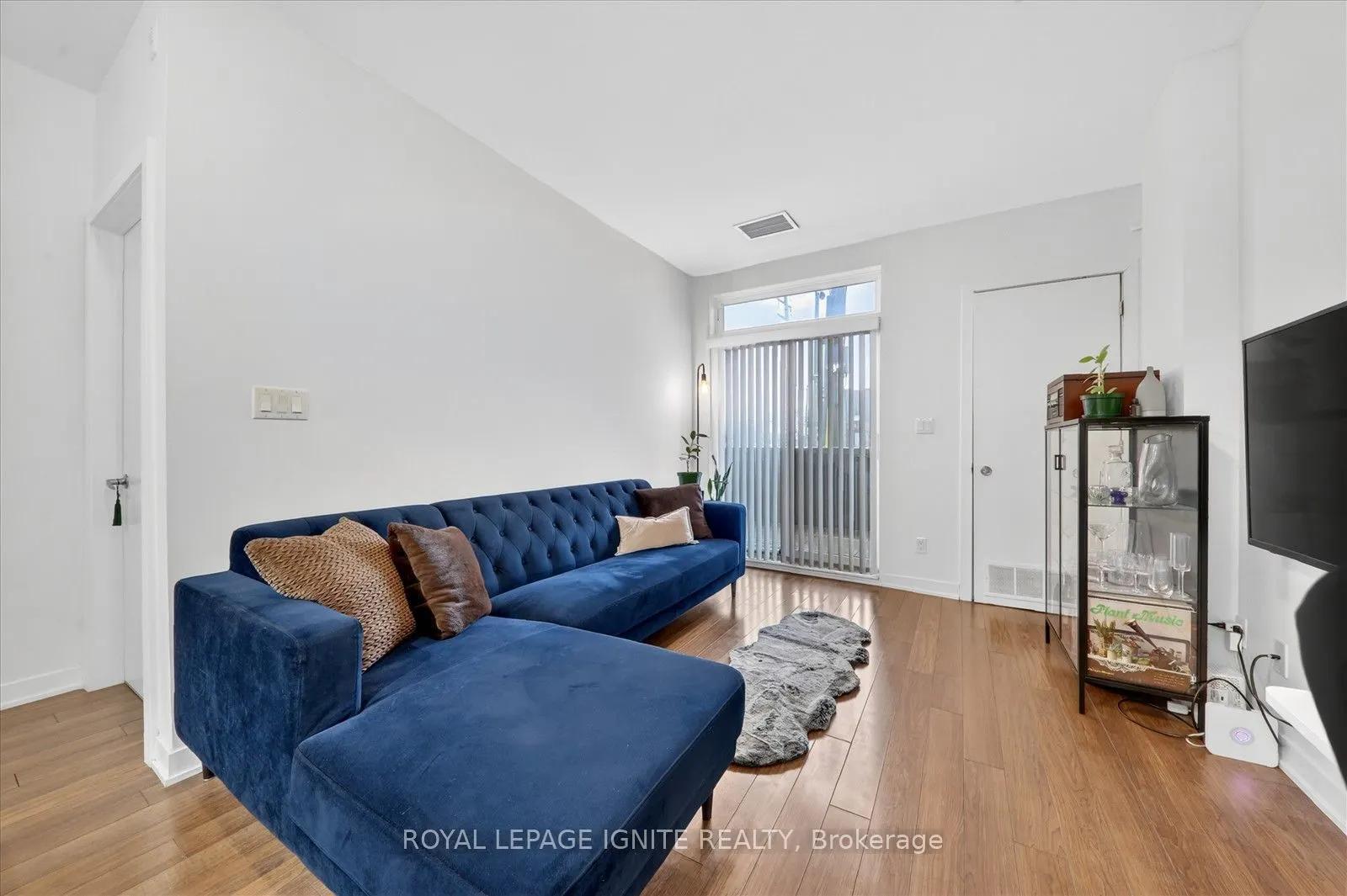 3560 St Clair Avenue E #116