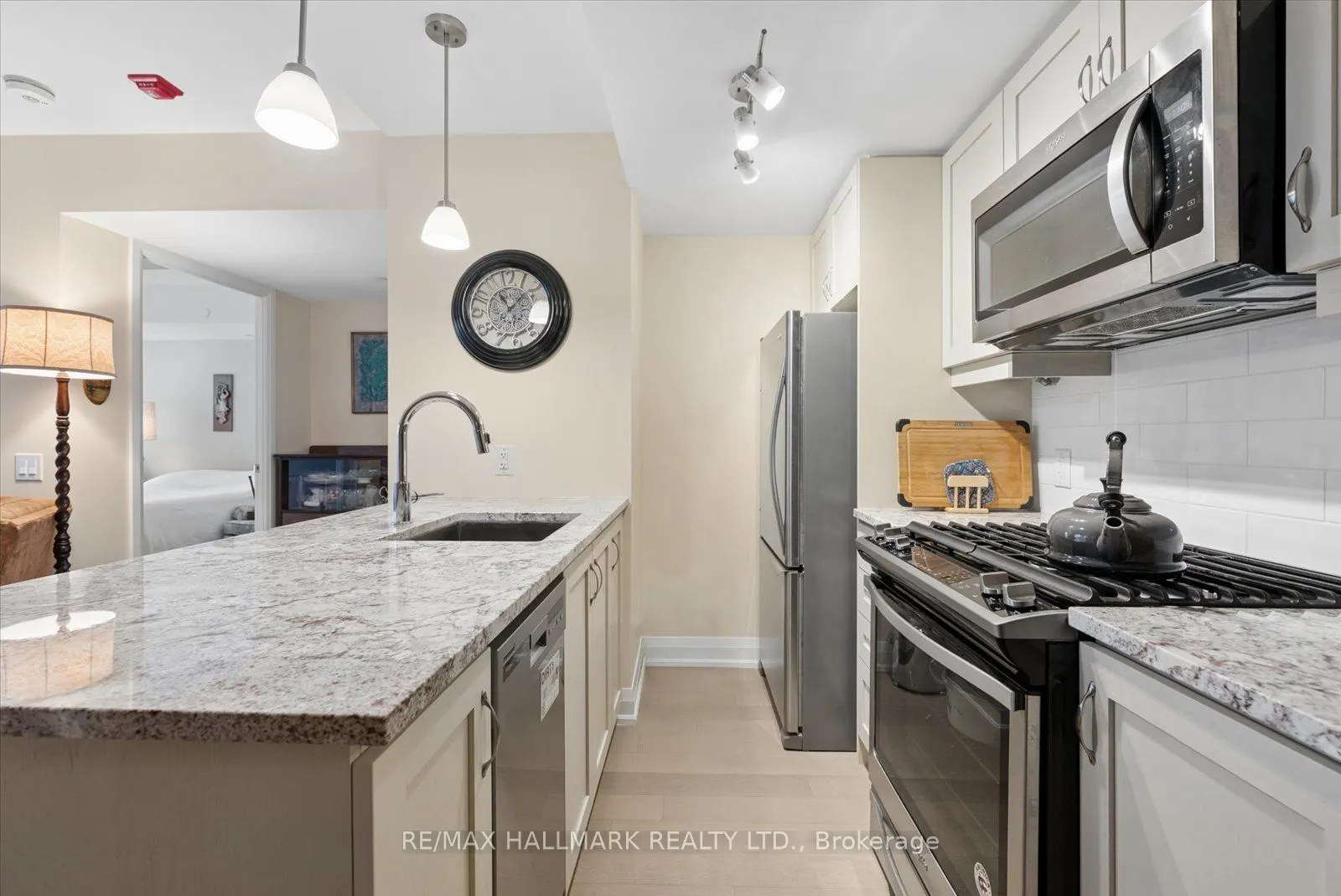 1400 Kingston Road #305