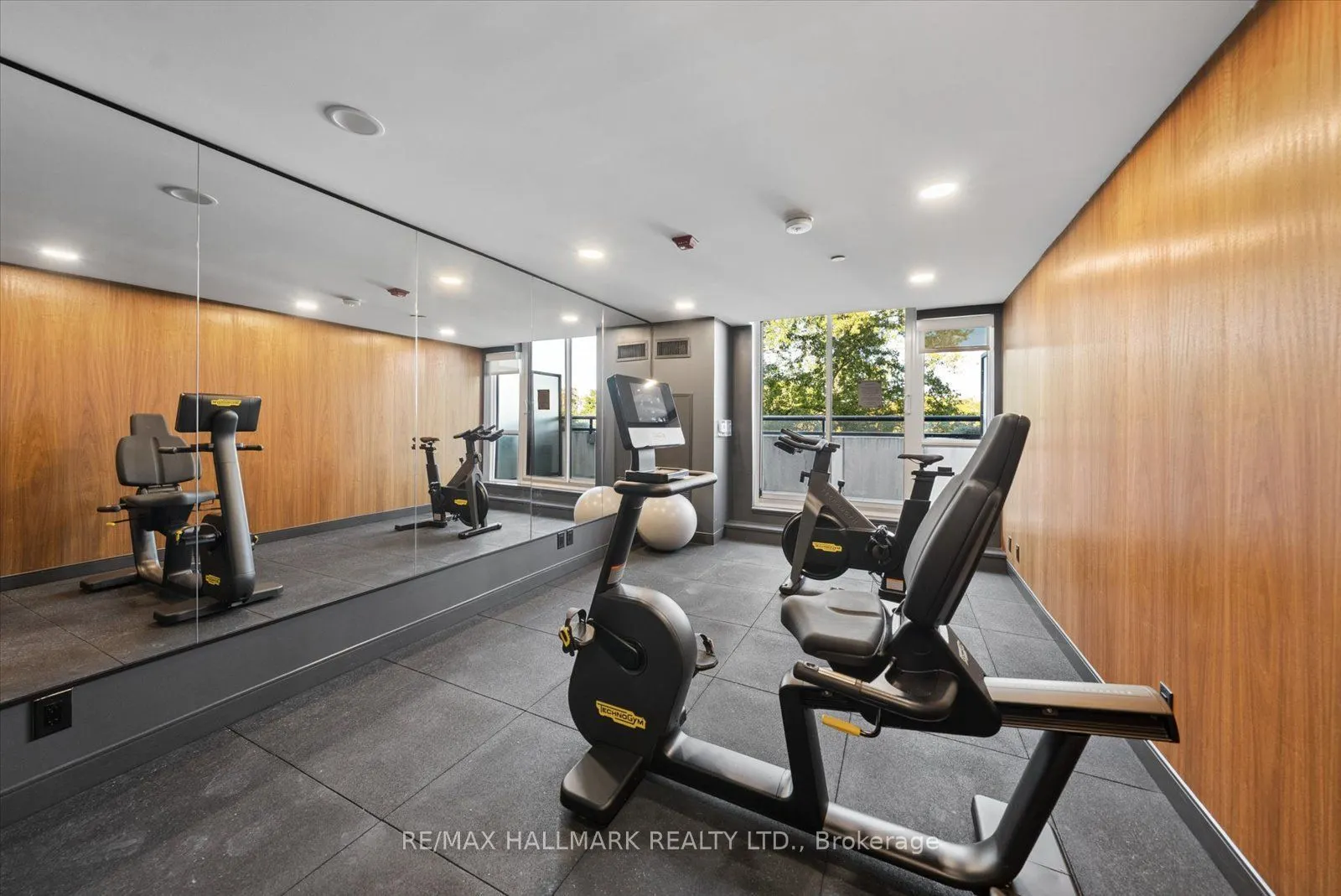 1400 Kingston Road #305