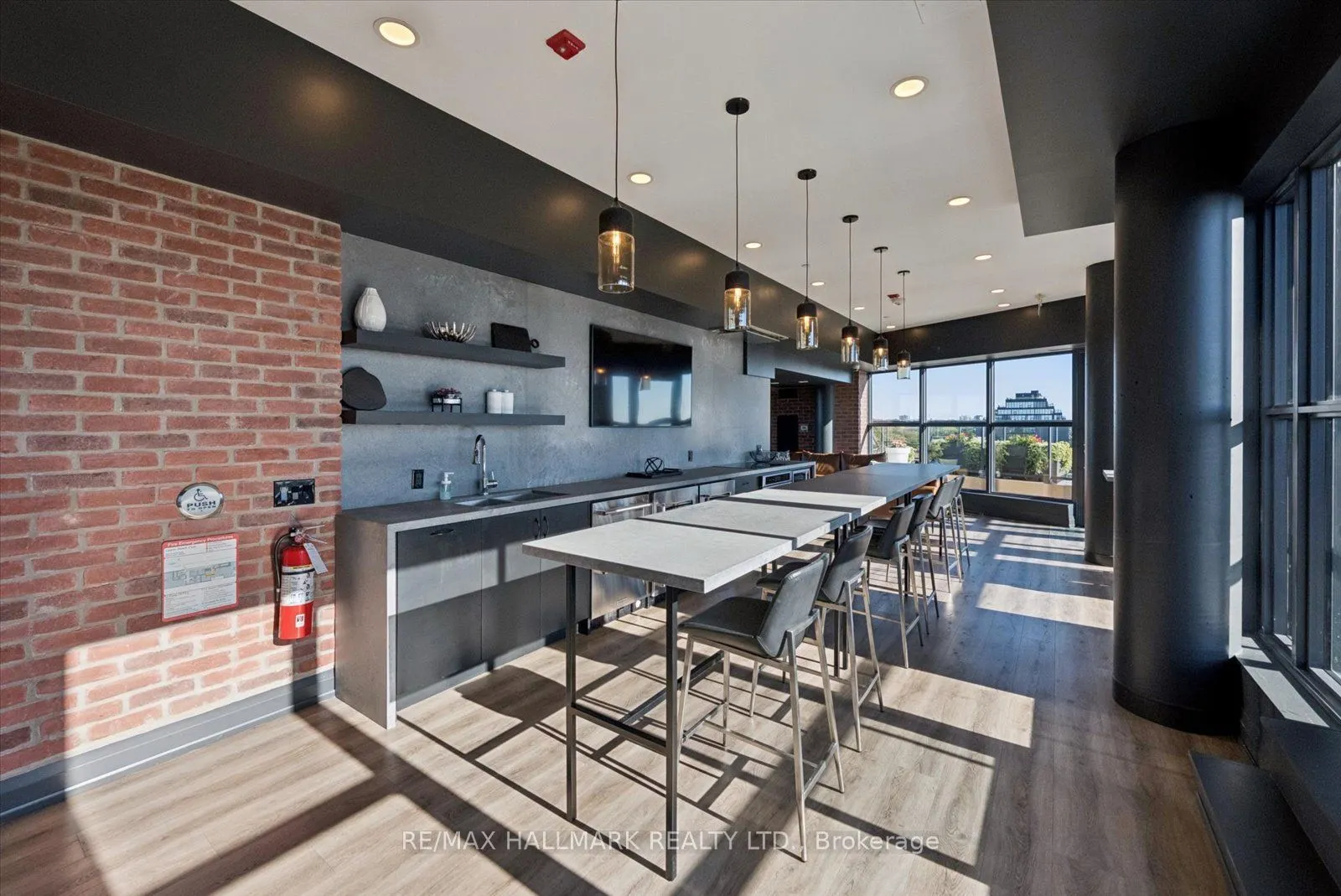 1400 Kingston Road #305