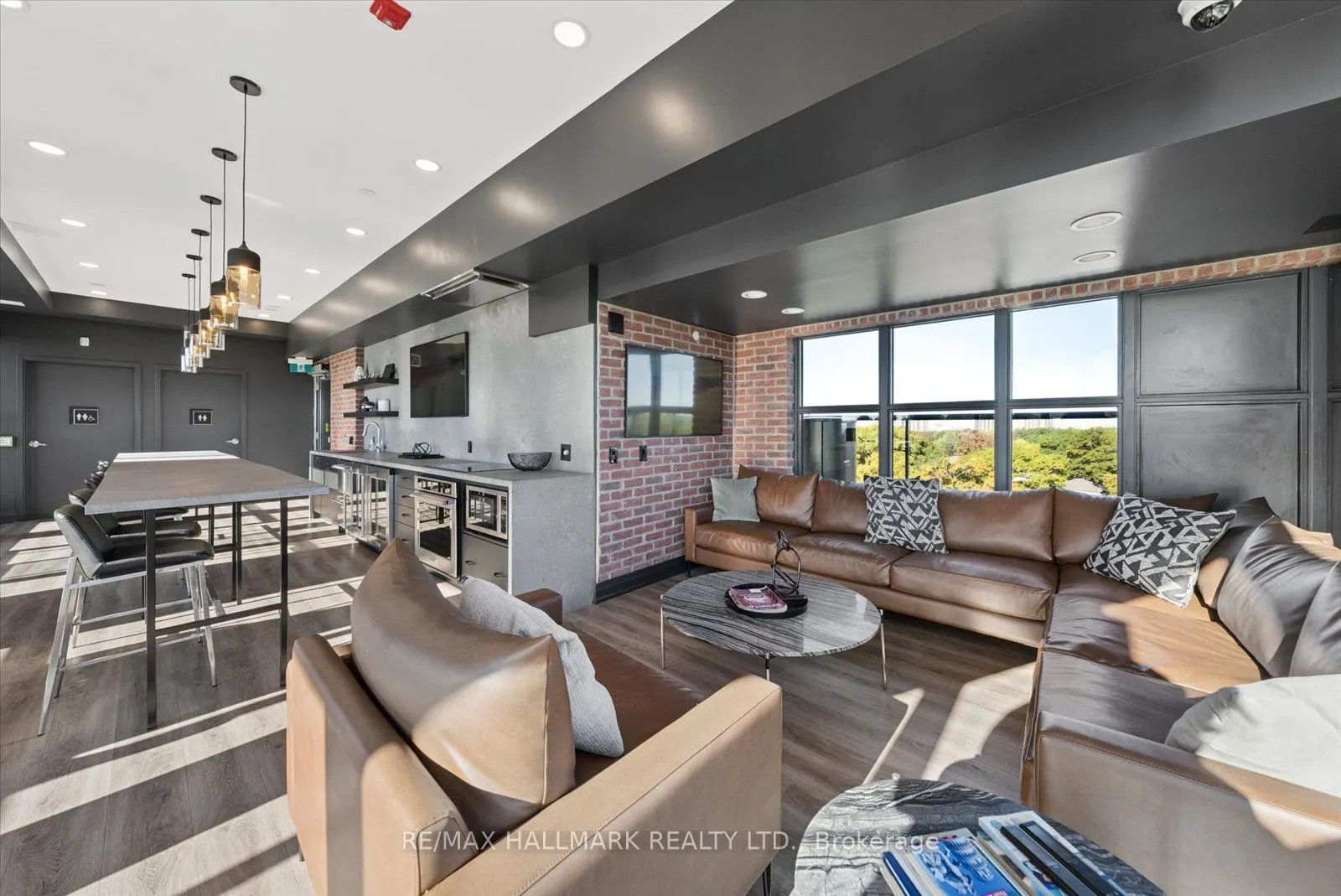 1400 Kingston Road #305