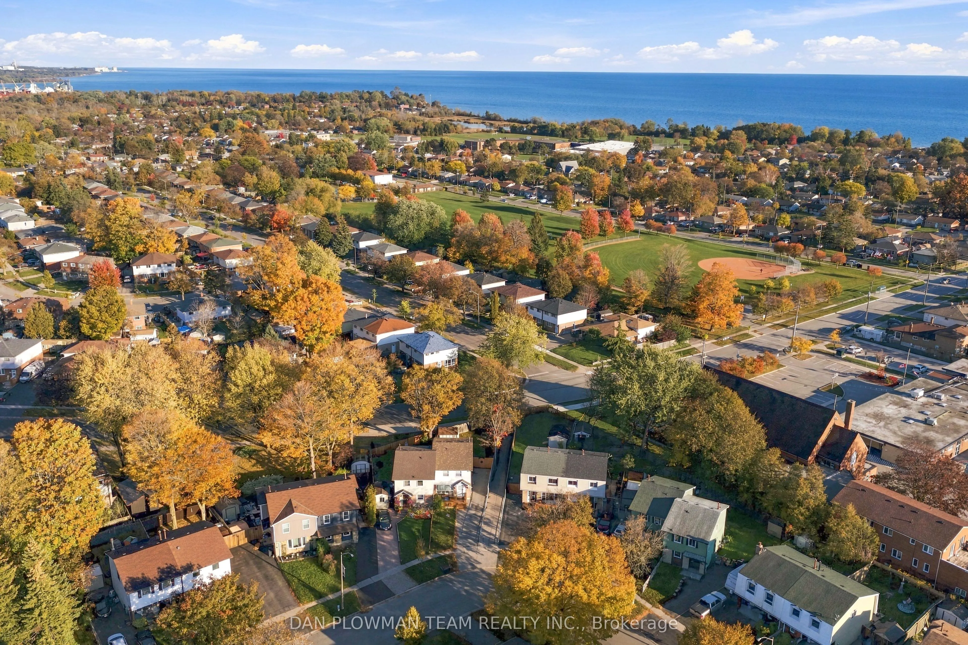1385 Fenelon Crescent