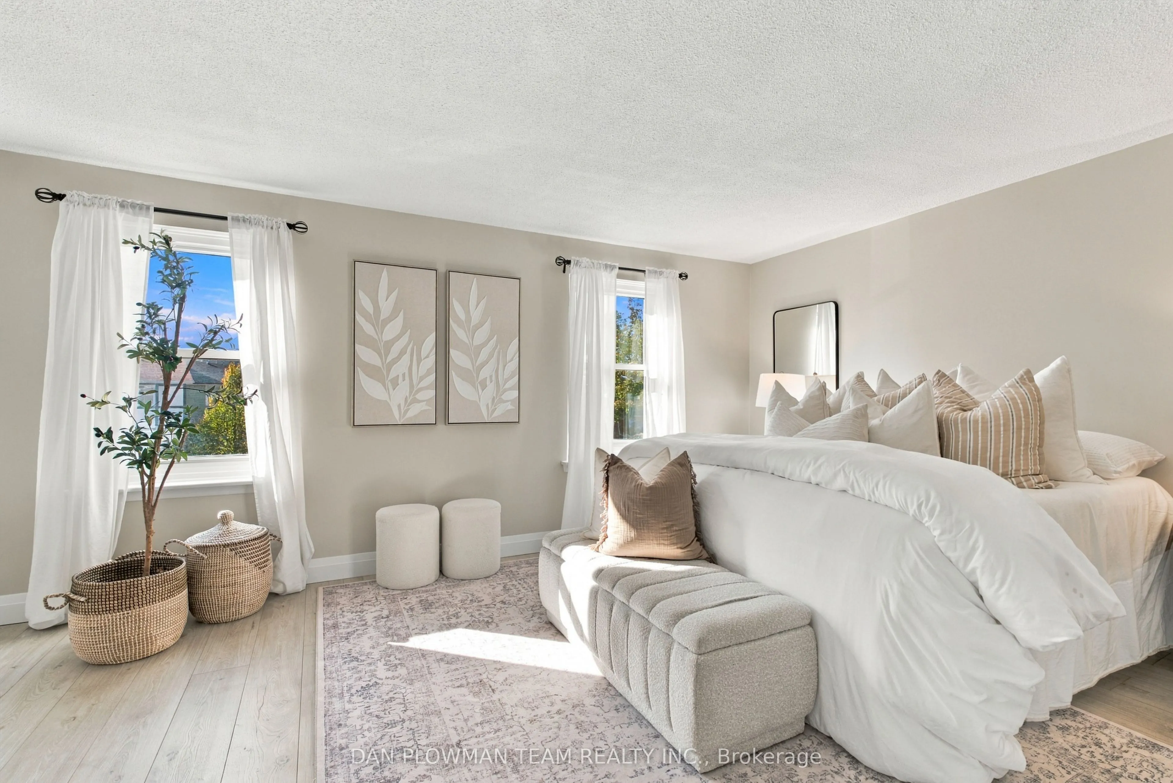 1385 Fenelon Crescent