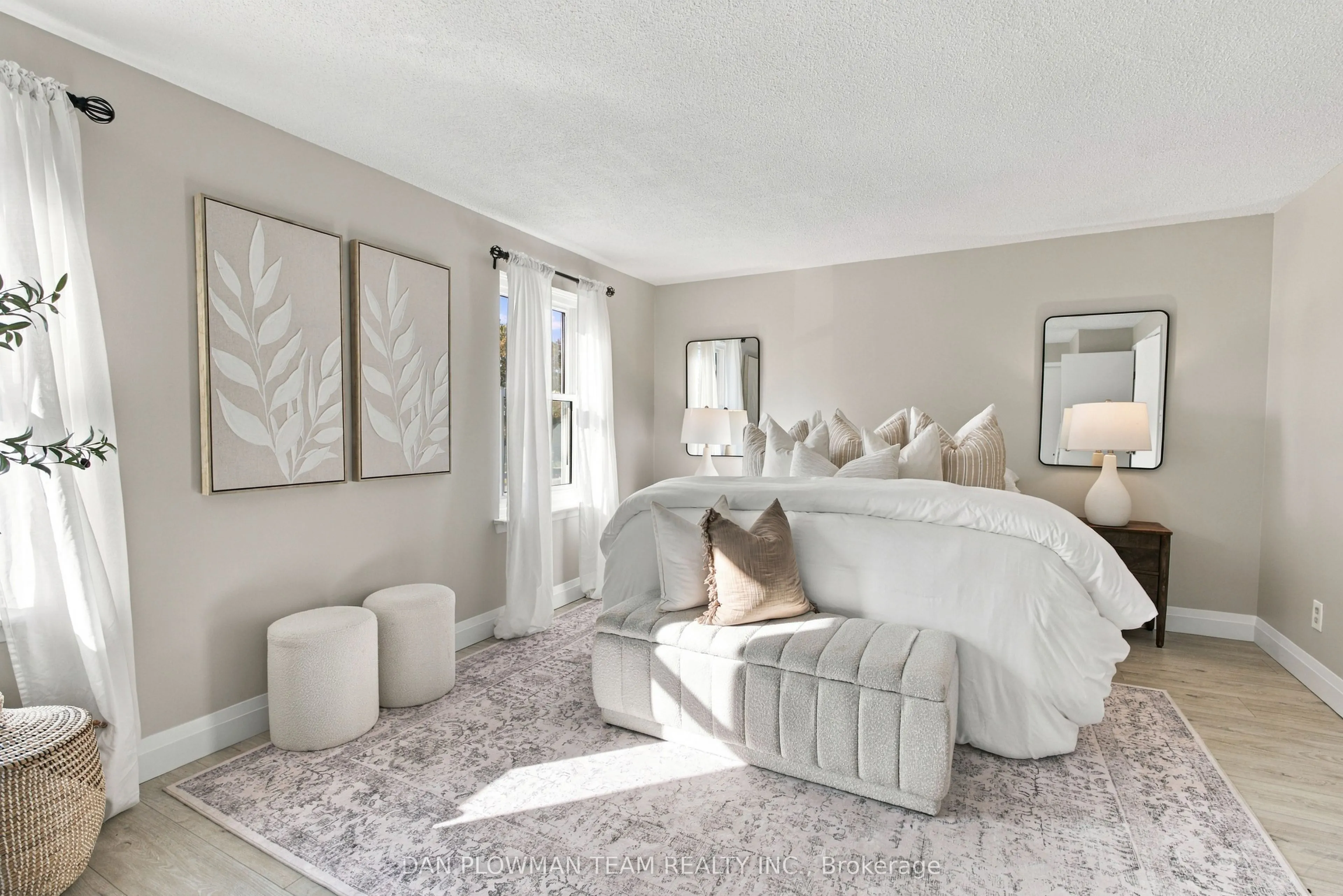 1385 Fenelon Crescent
