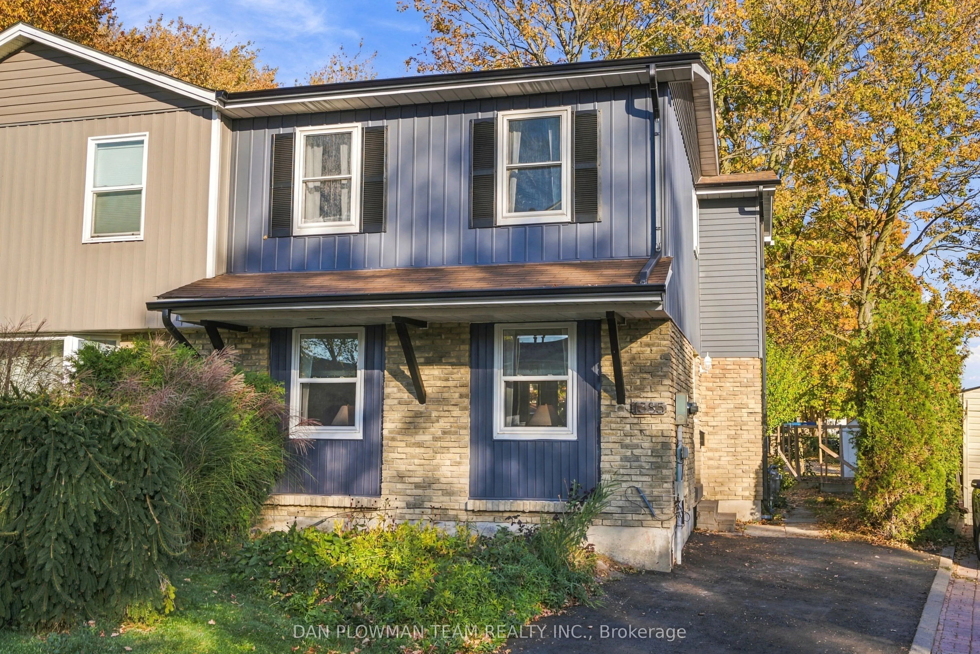 1385 Fenelon Crescent