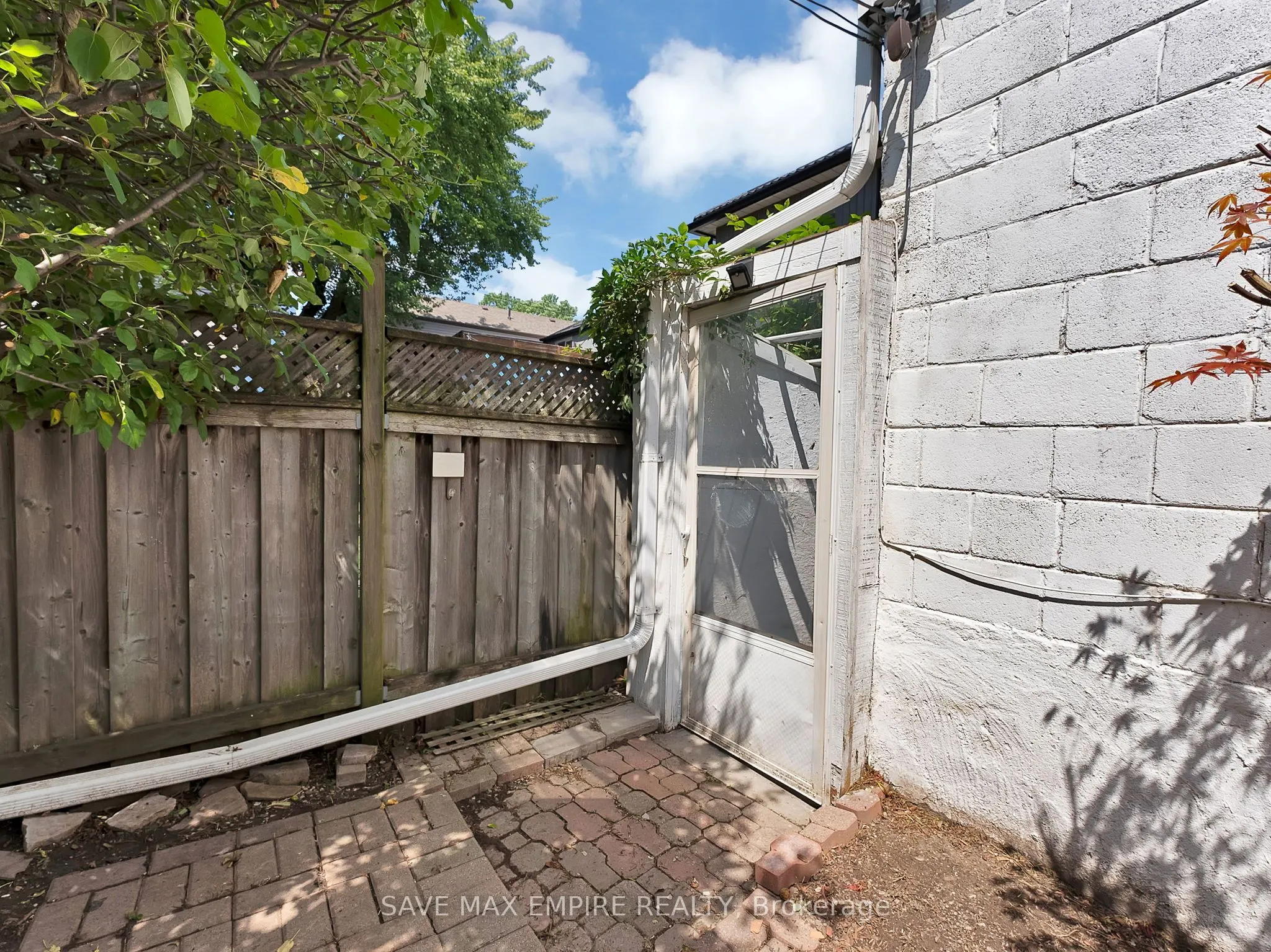 19 Minto Street