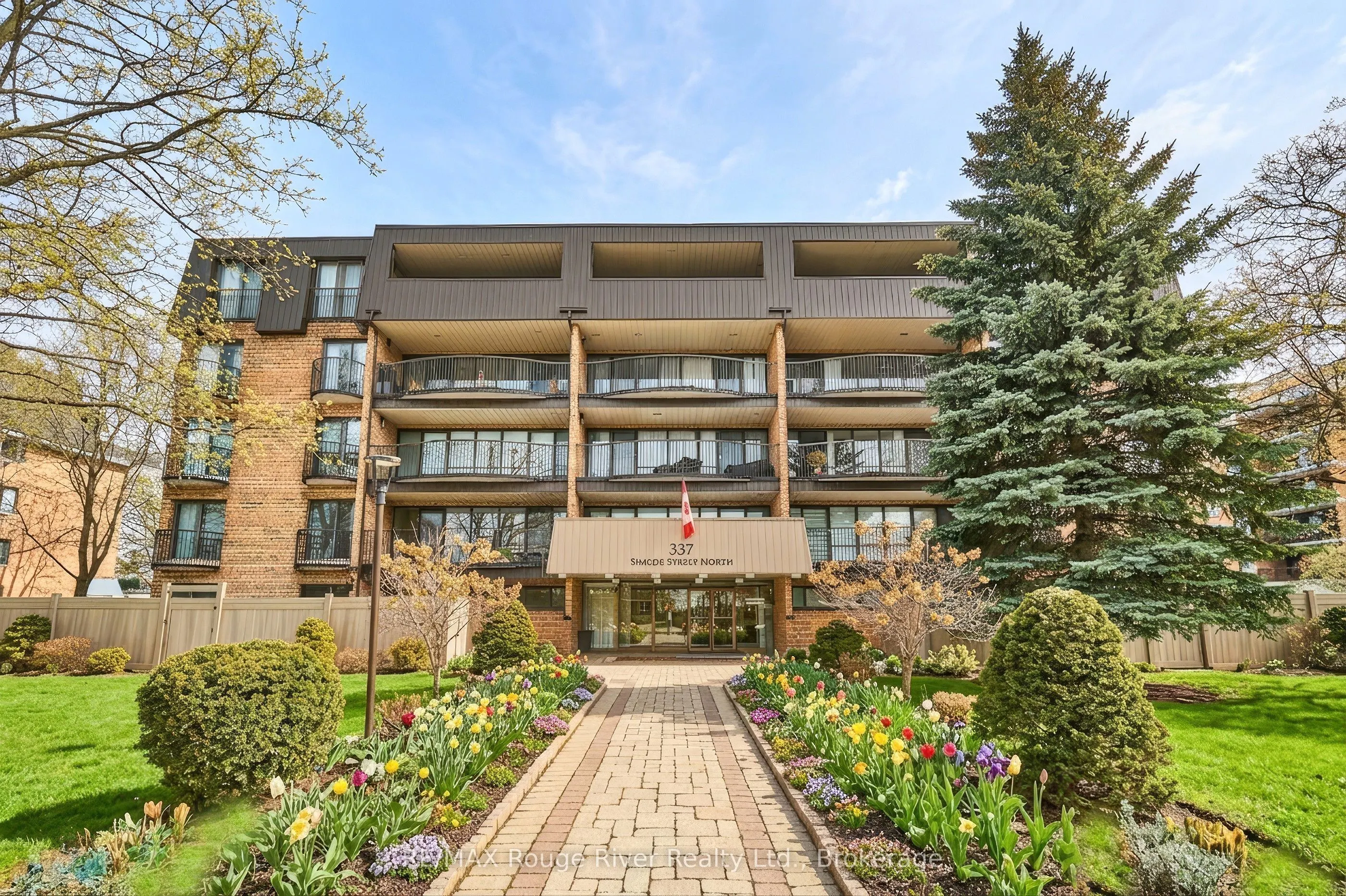 337 Simcoe Street #401