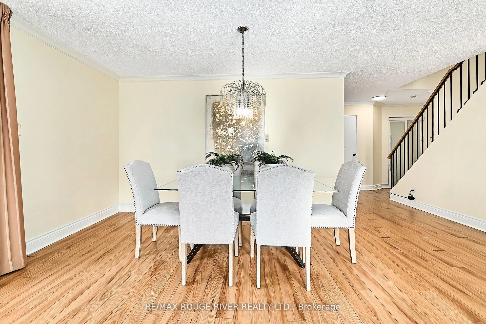 337 Simcoe Street #401