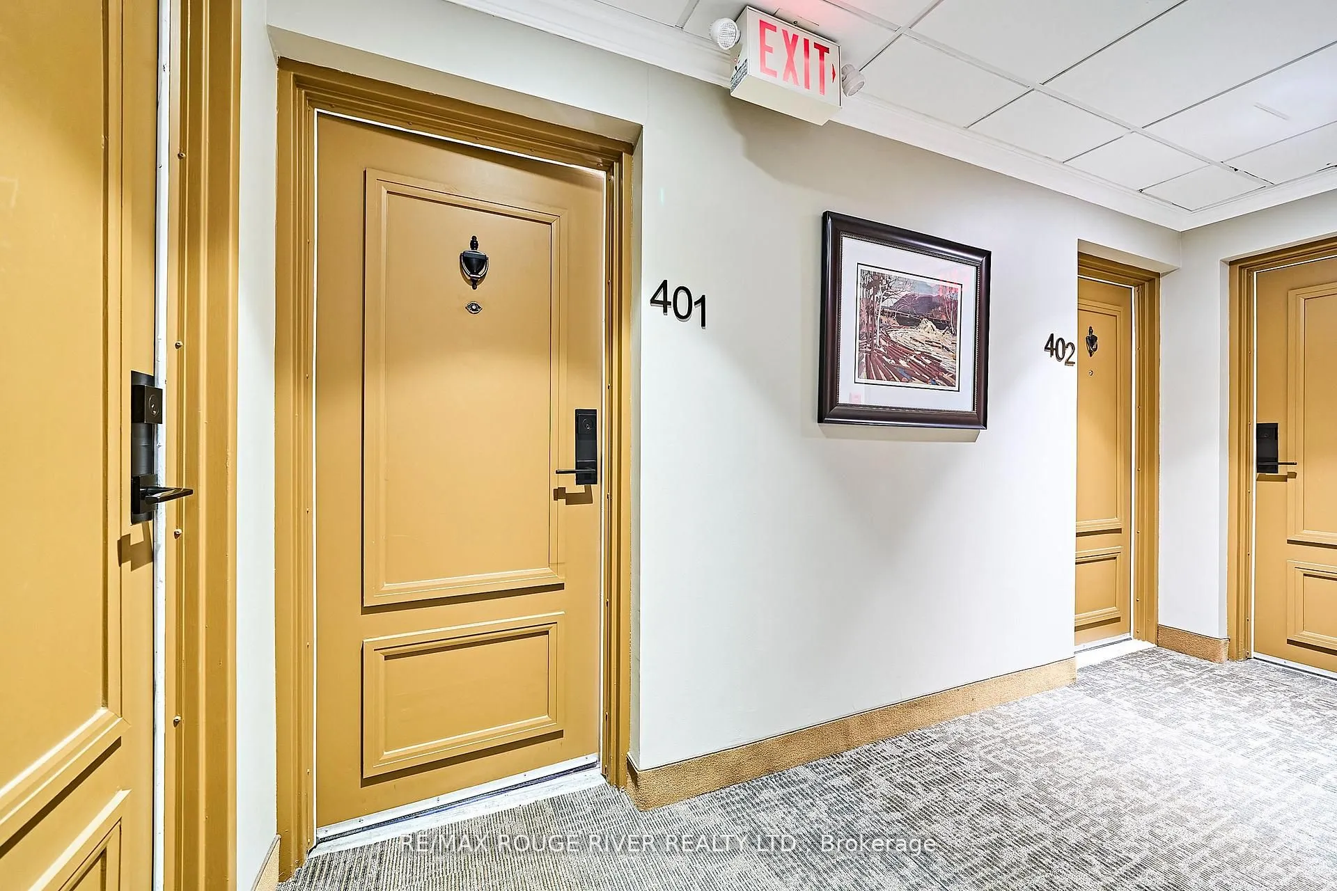 337 Simcoe Street #401