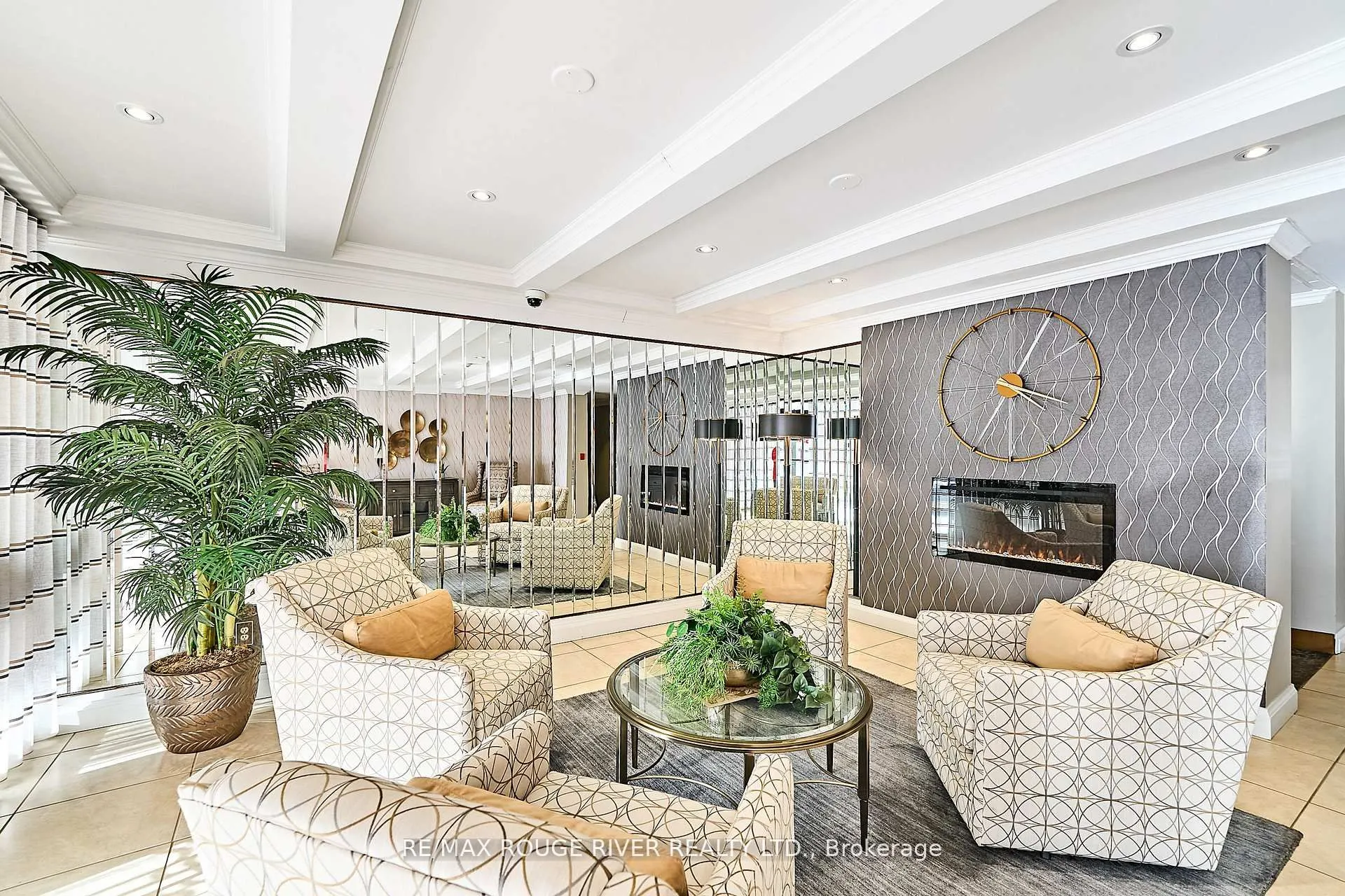 337 Simcoe Street #401