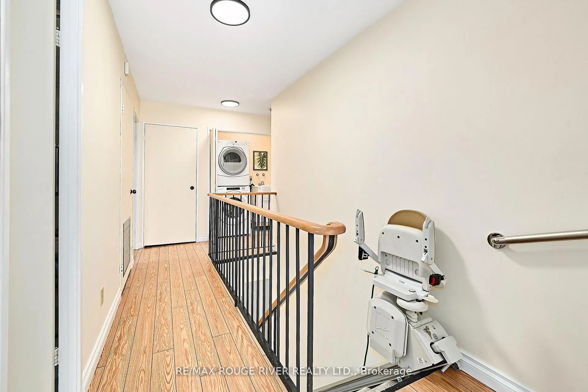 337 Simcoe Street #401