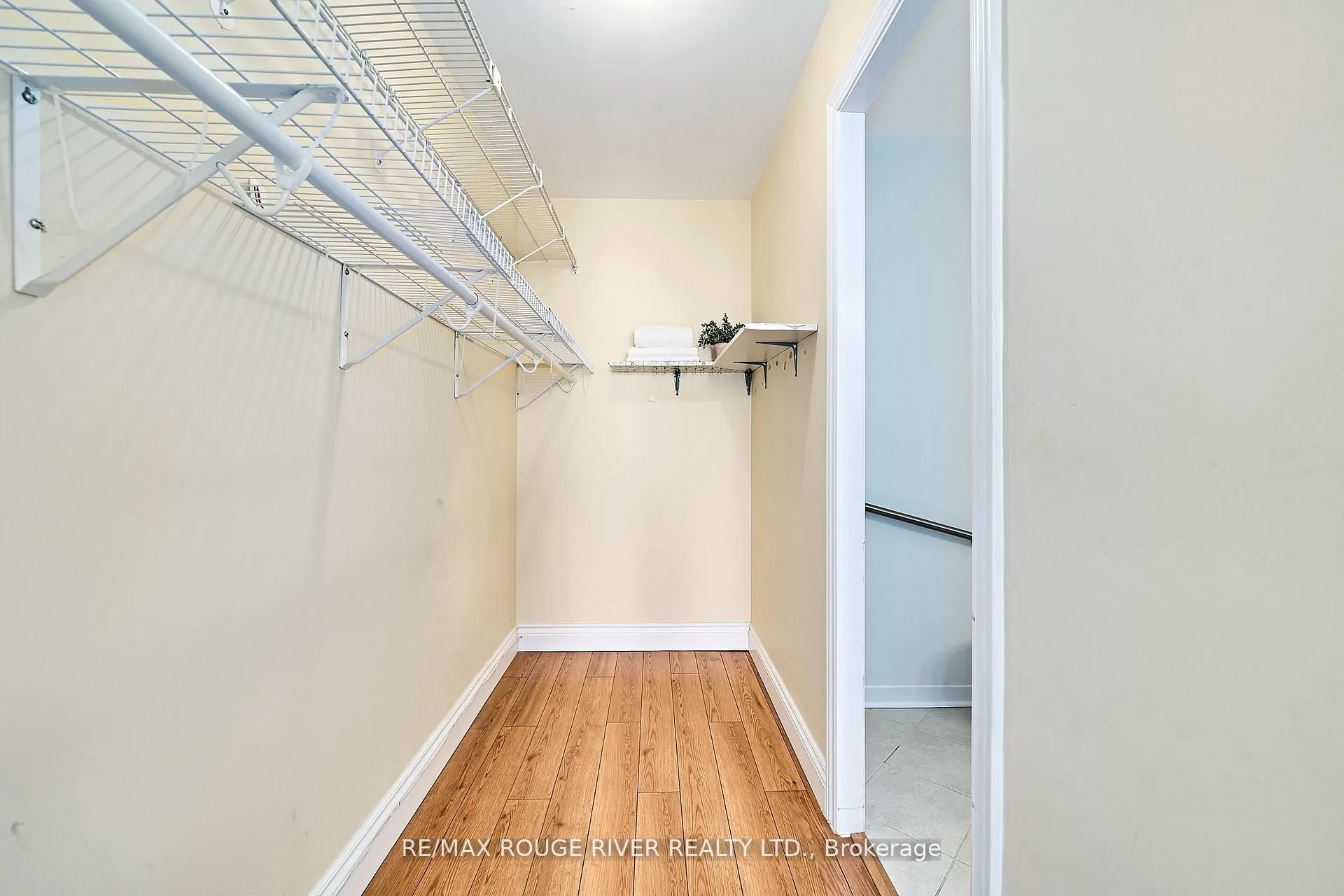 337 Simcoe Street #401