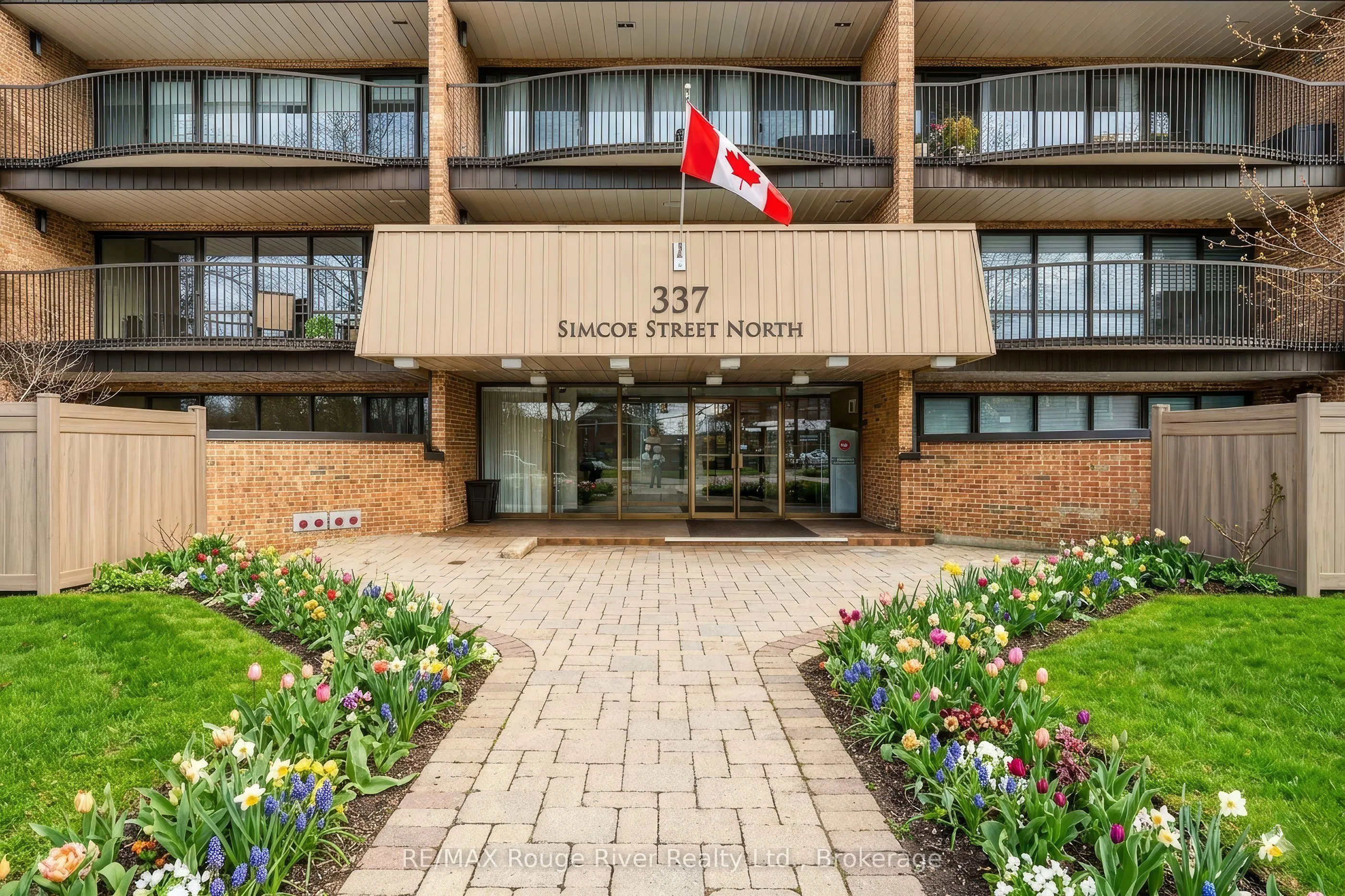 337 Simcoe Street #401