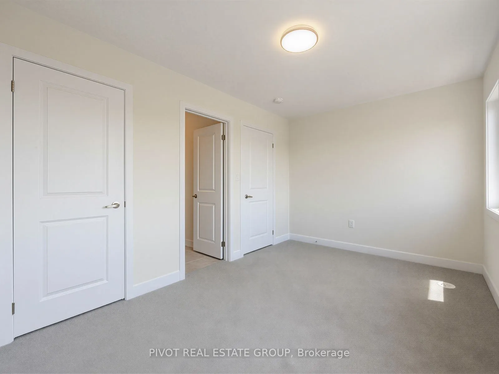 25 Lively Way