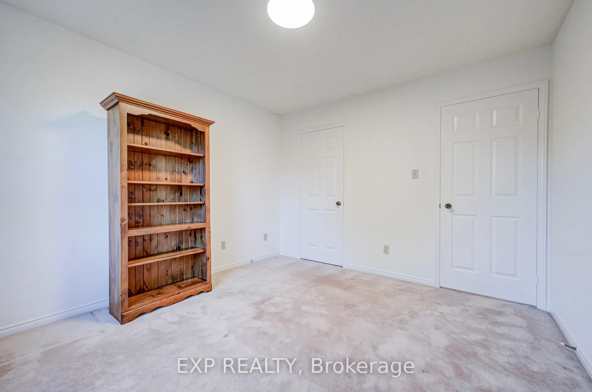 47 Longsword Drive