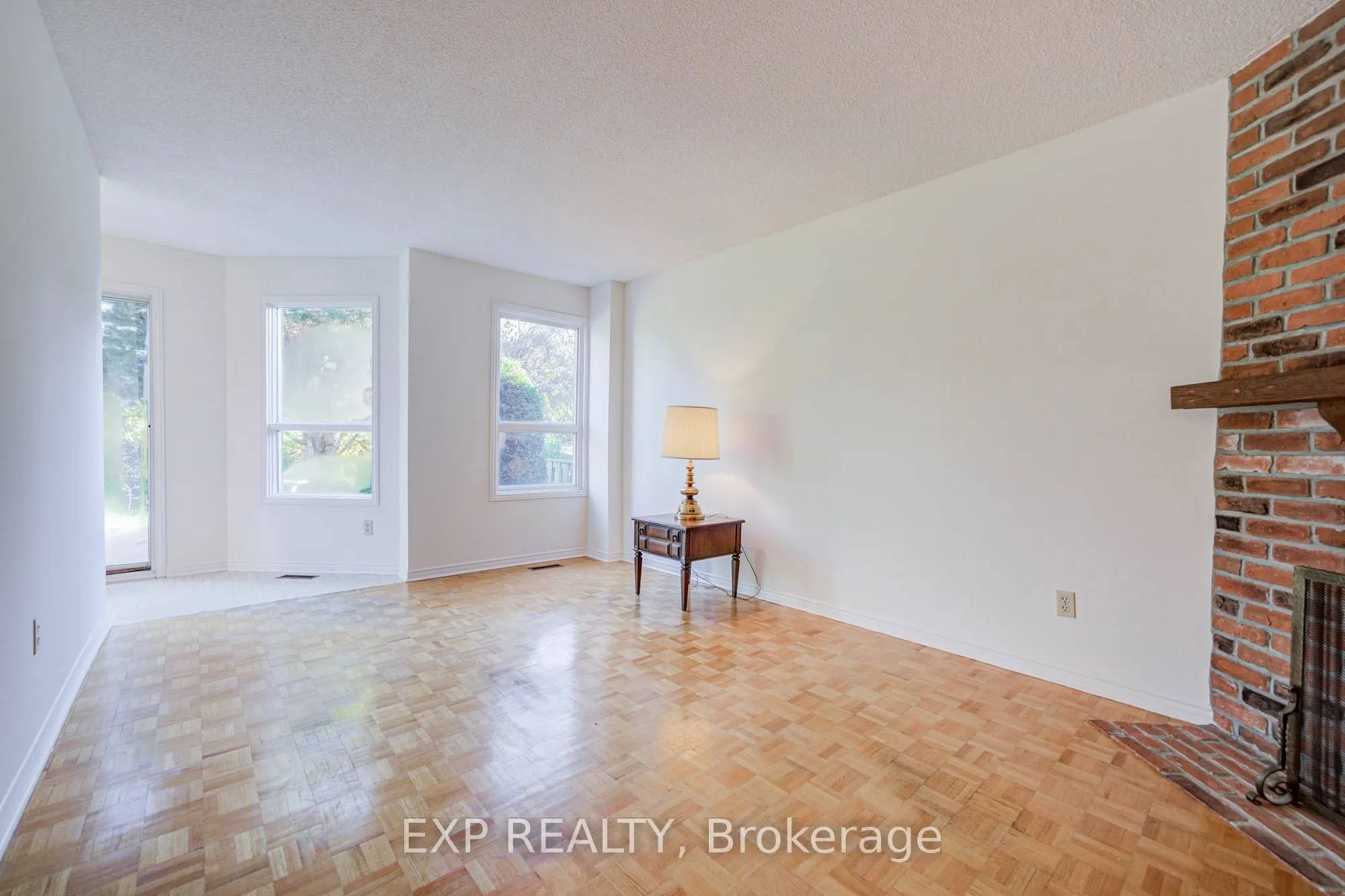 47 Longsword Drive