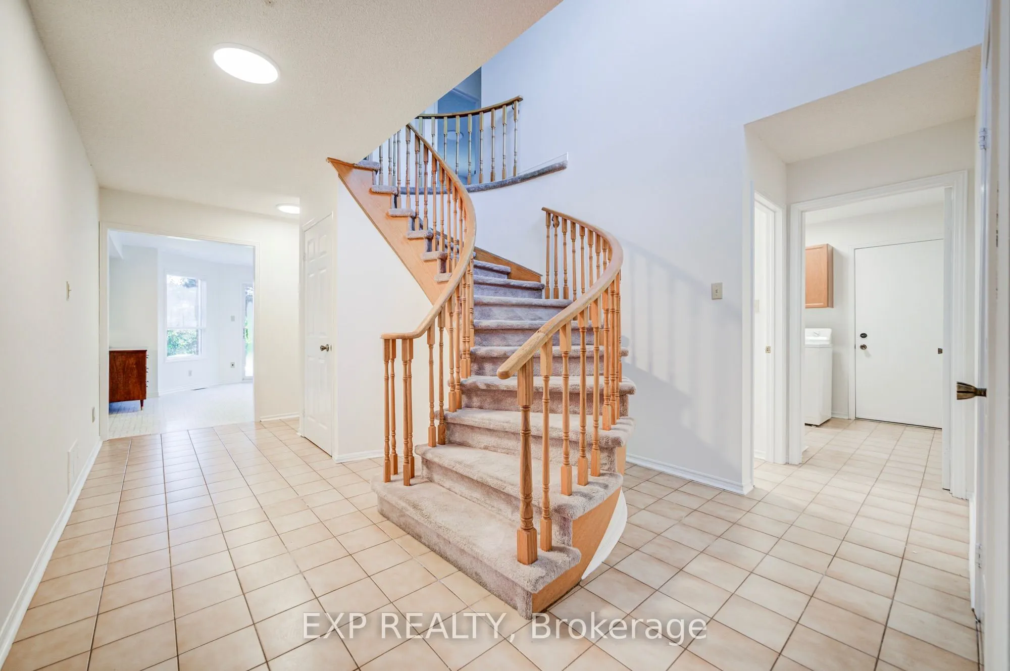47 Longsword Drive