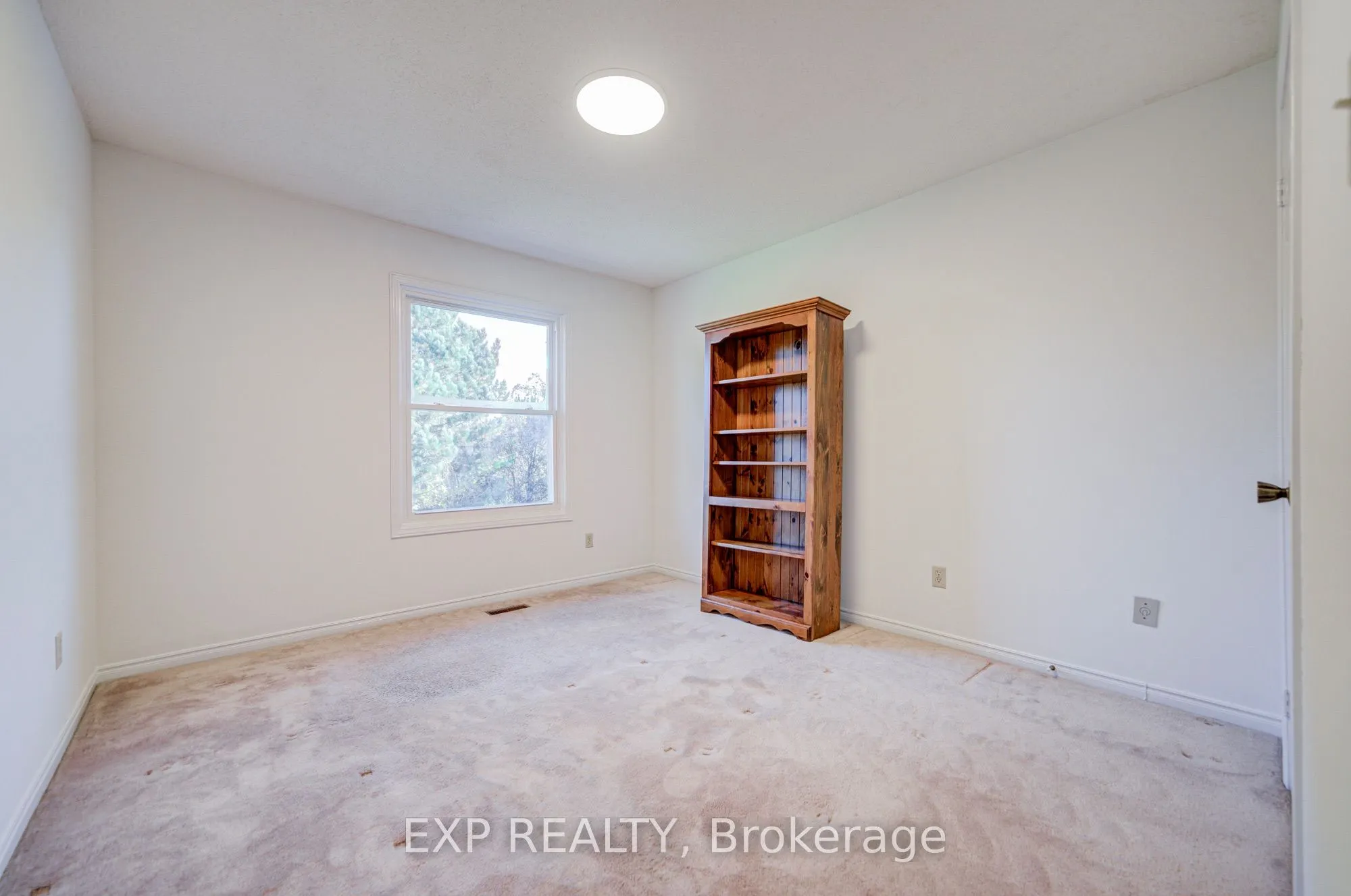 47 Longsword Drive