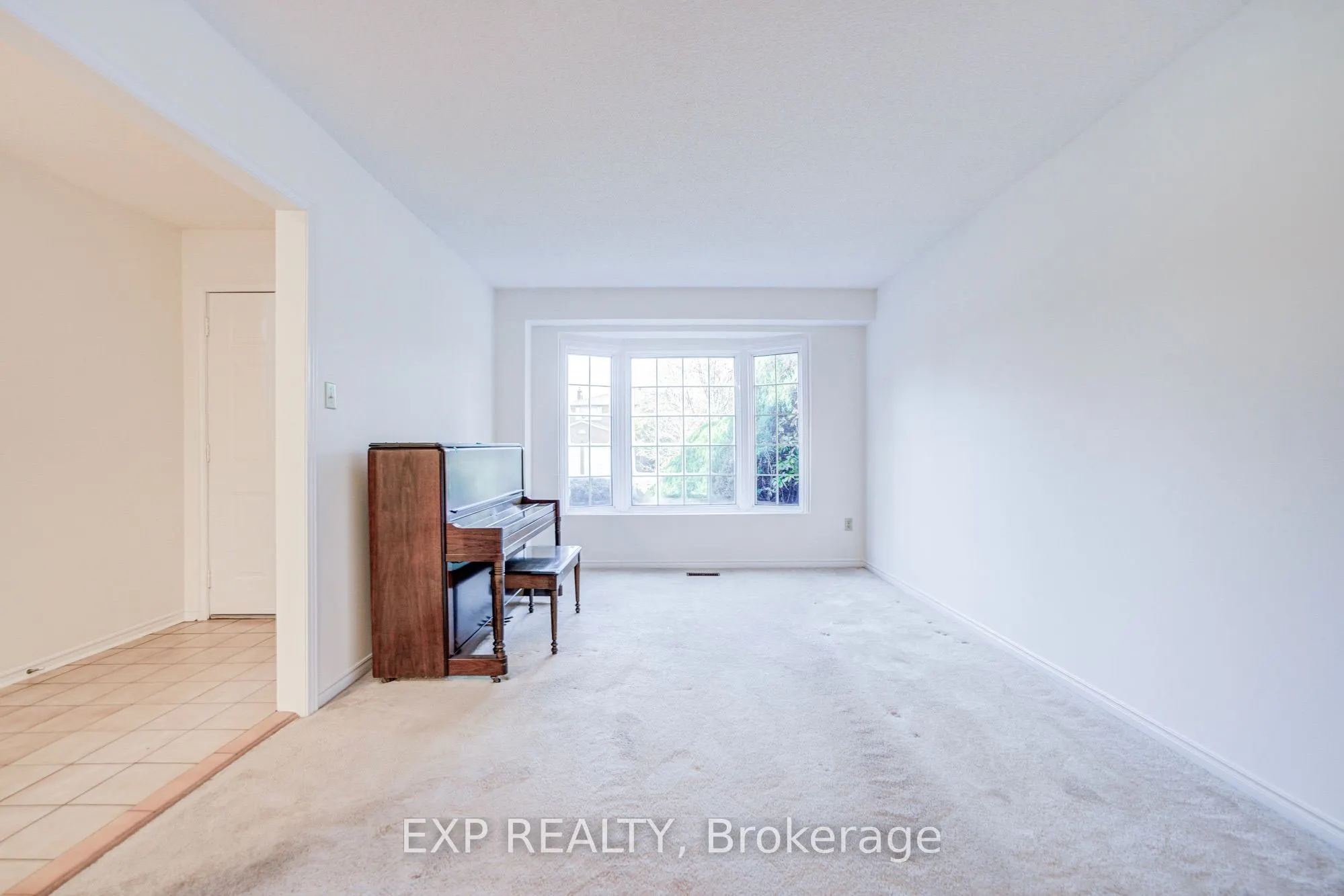 47 Longsword Drive