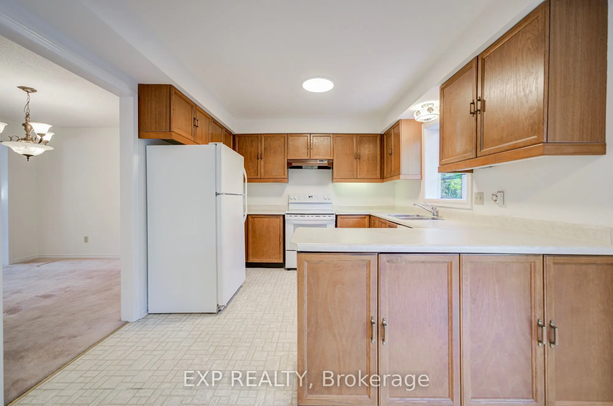 47 Longsword Drive