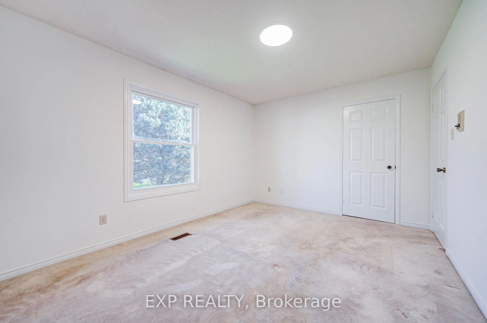 47 Longsword Drive
