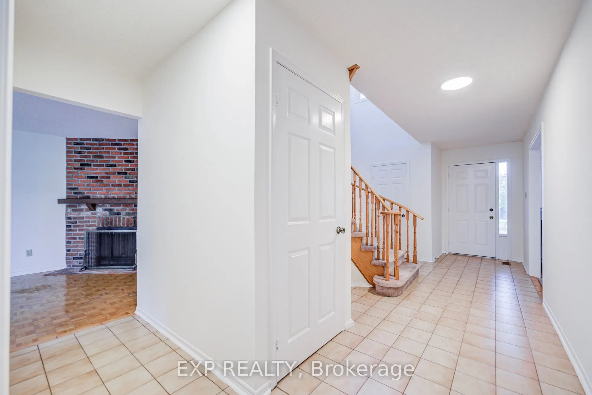 47 Longsword Drive