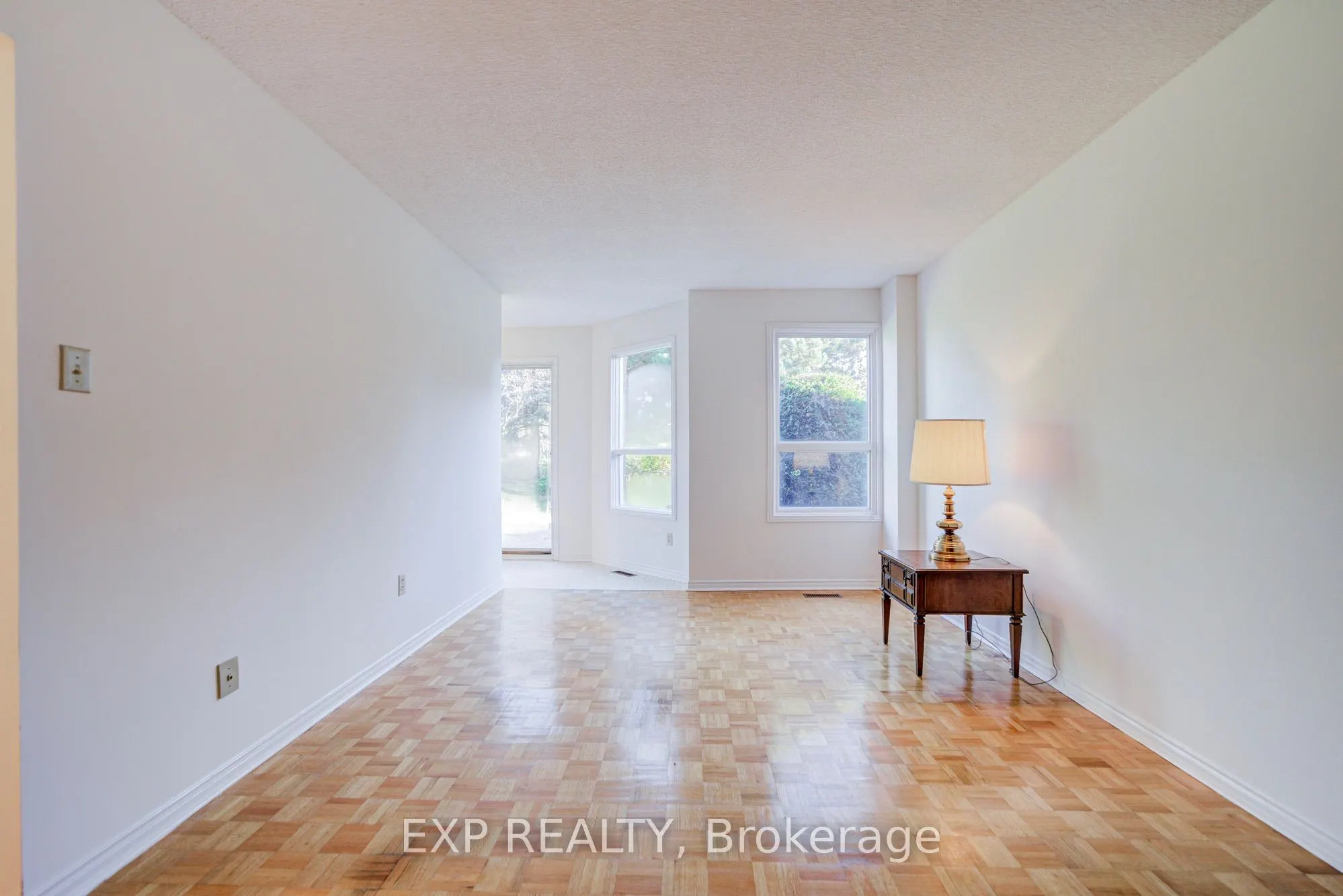 47 Longsword Drive