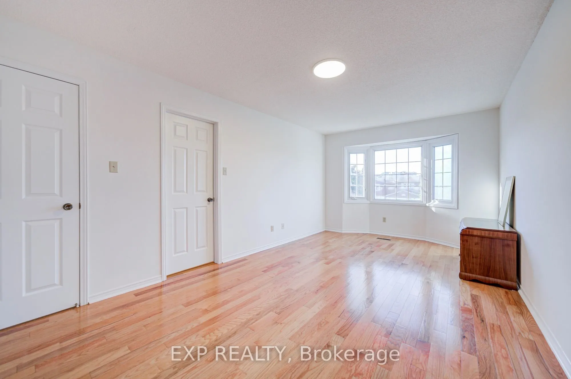 47 Longsword Drive