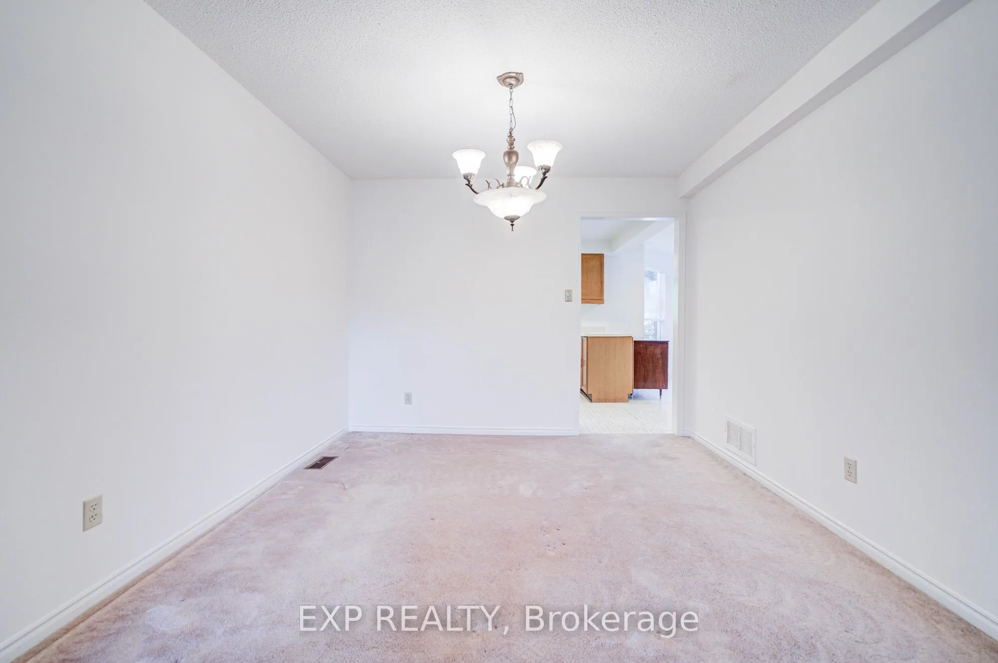 47 Longsword Drive