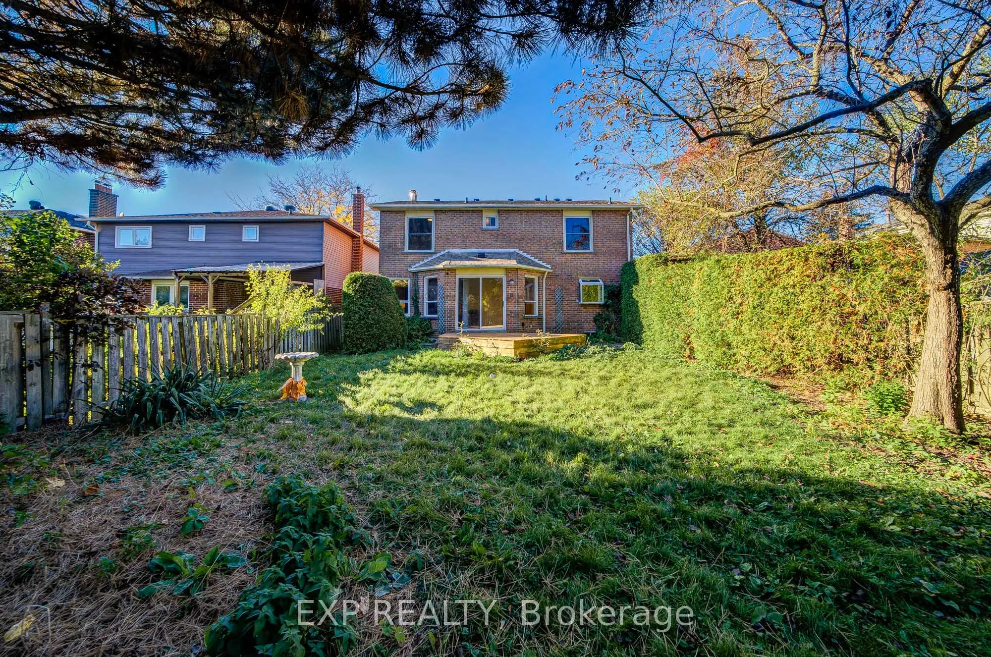 47 Longsword Drive