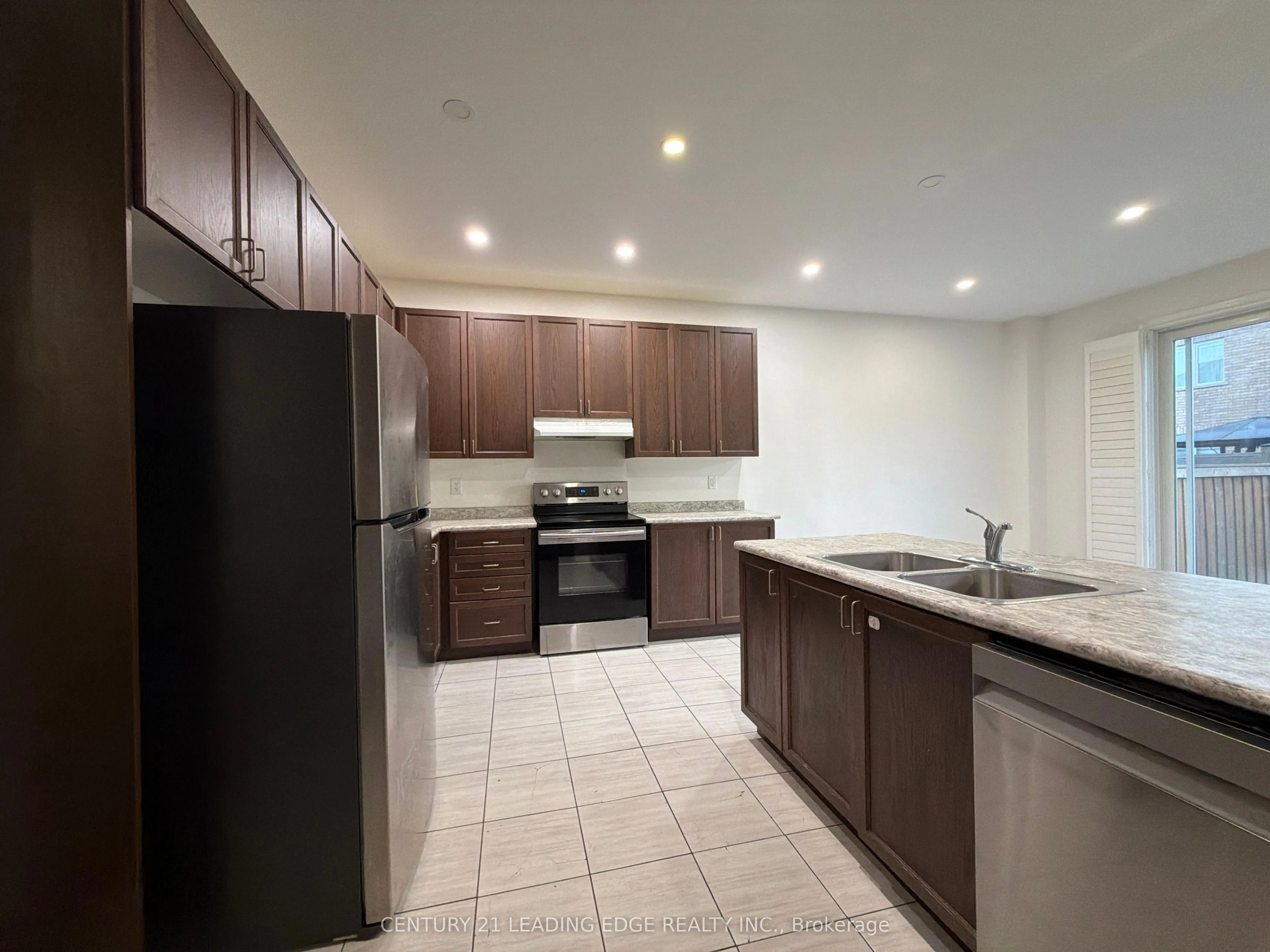 2432 Equestrian Crescent #Main