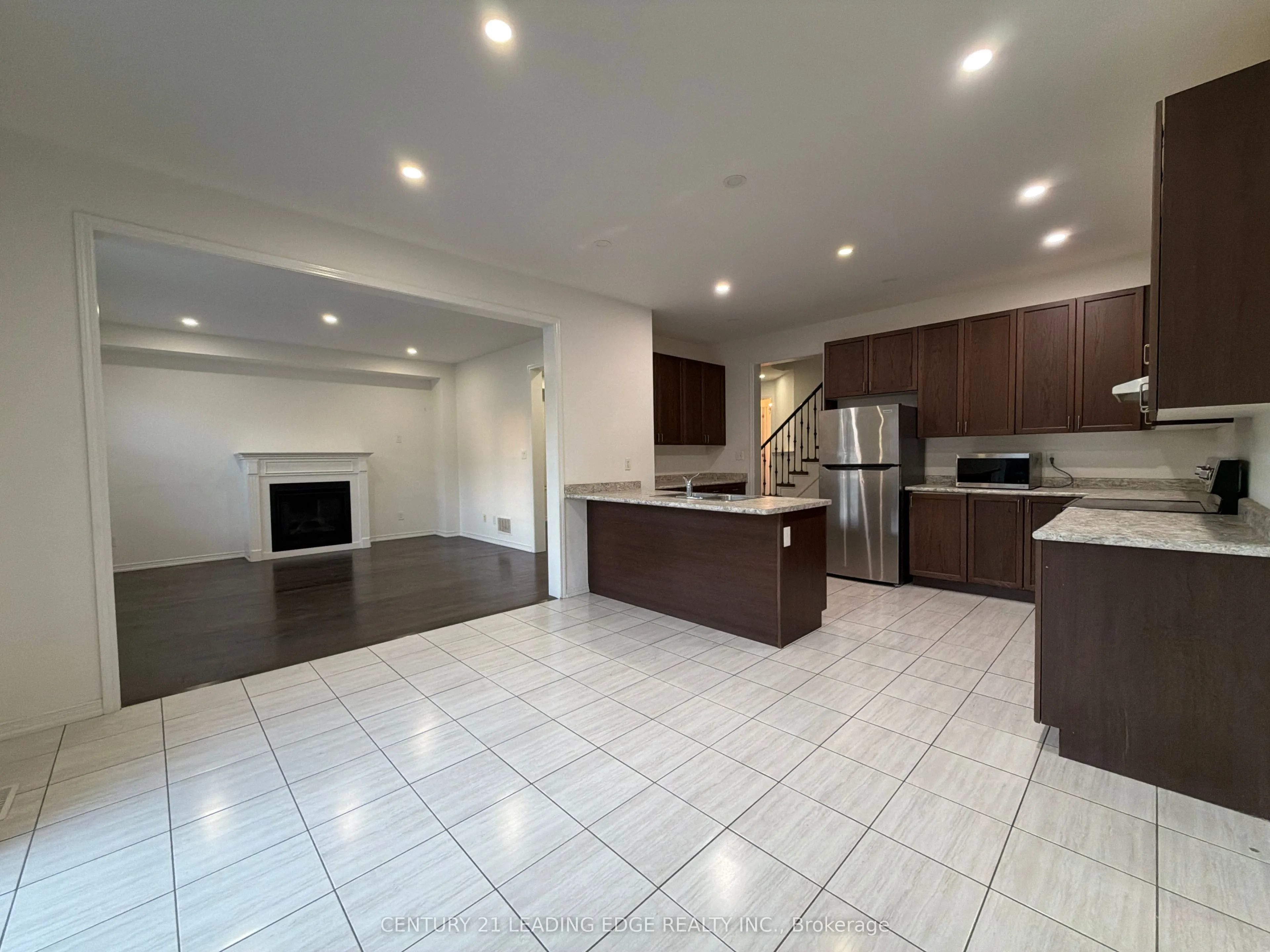 2432 Equestrian Crescent #Main