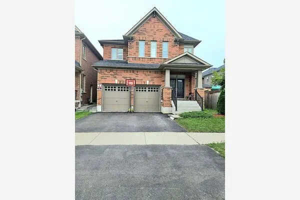 2432 Equestrian Crescent