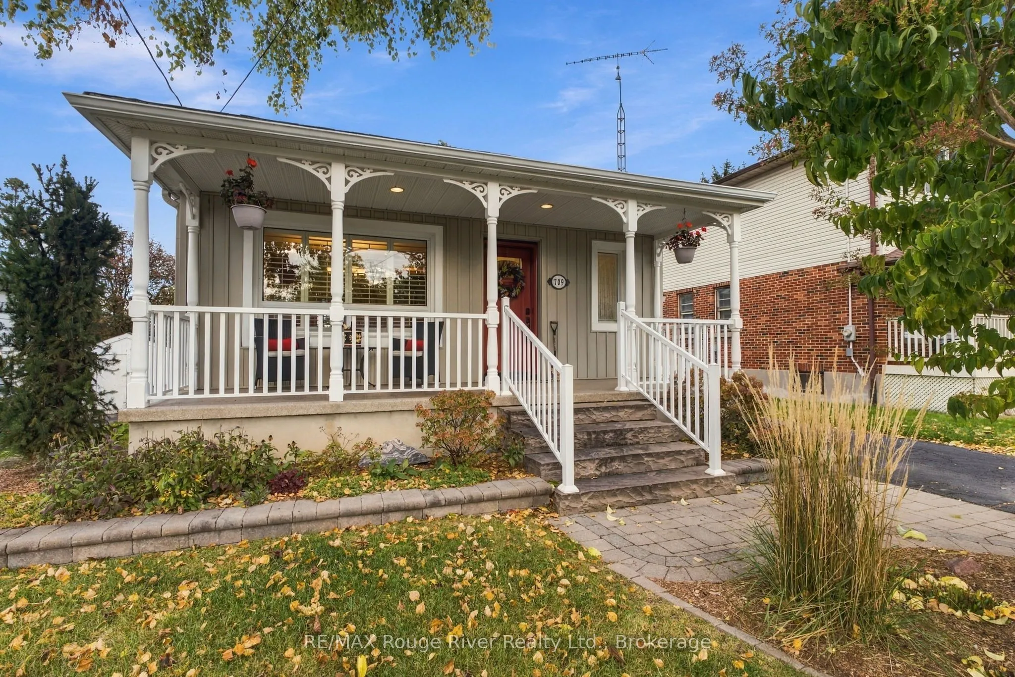 709 Athol Street