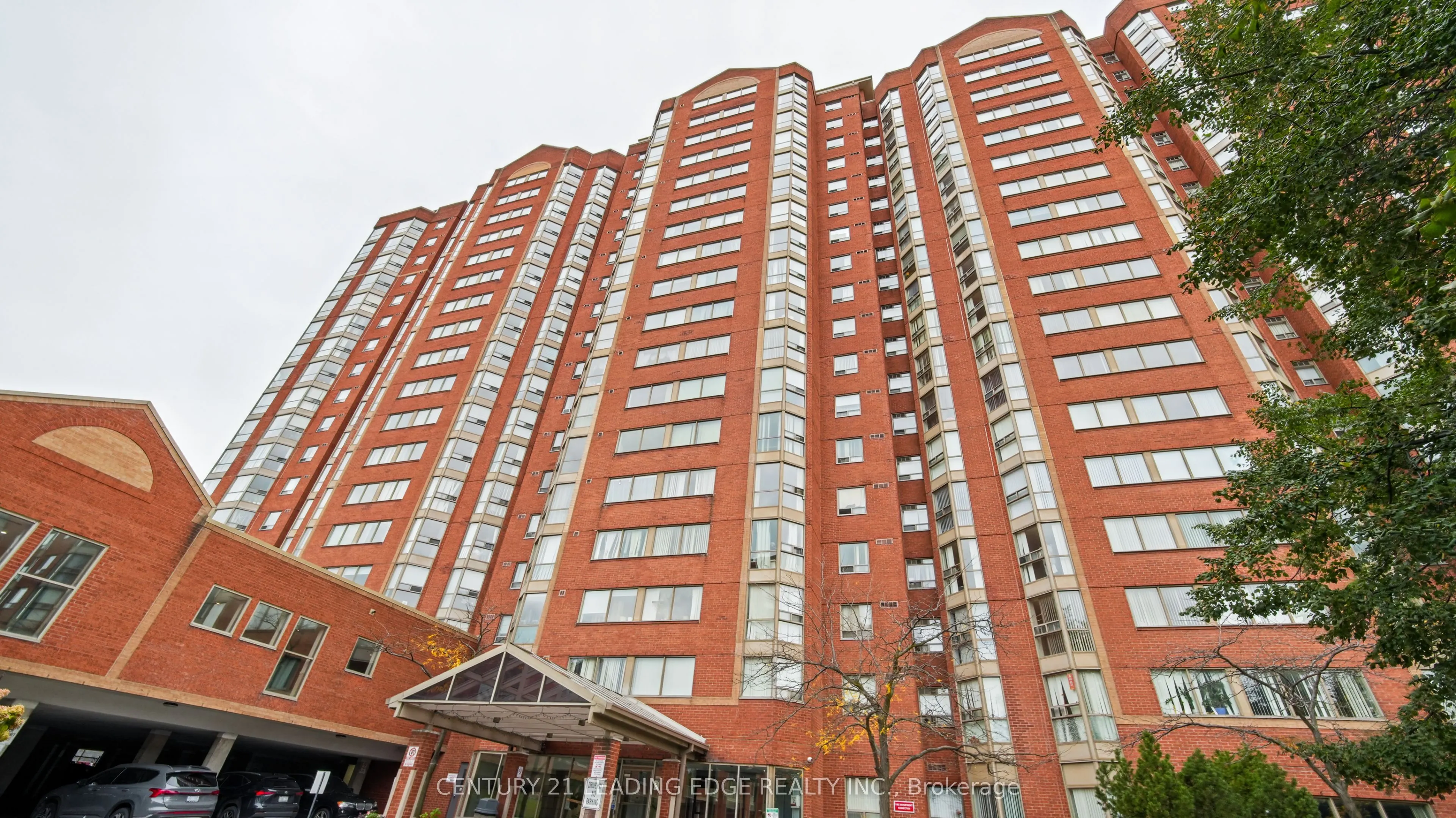 2460 Eglinton Avenue E #417
