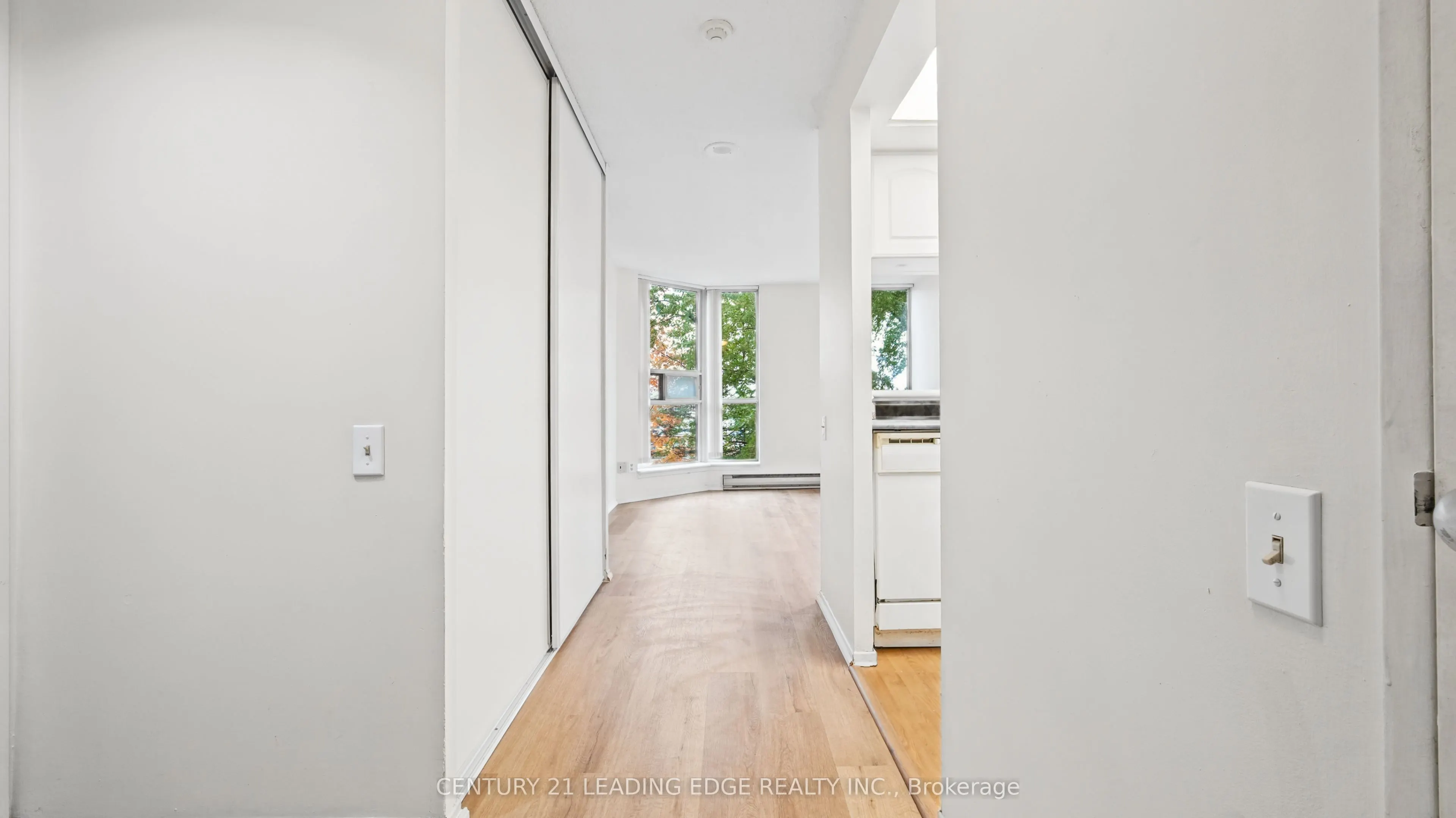 2460 Eglinton Avenue E #417