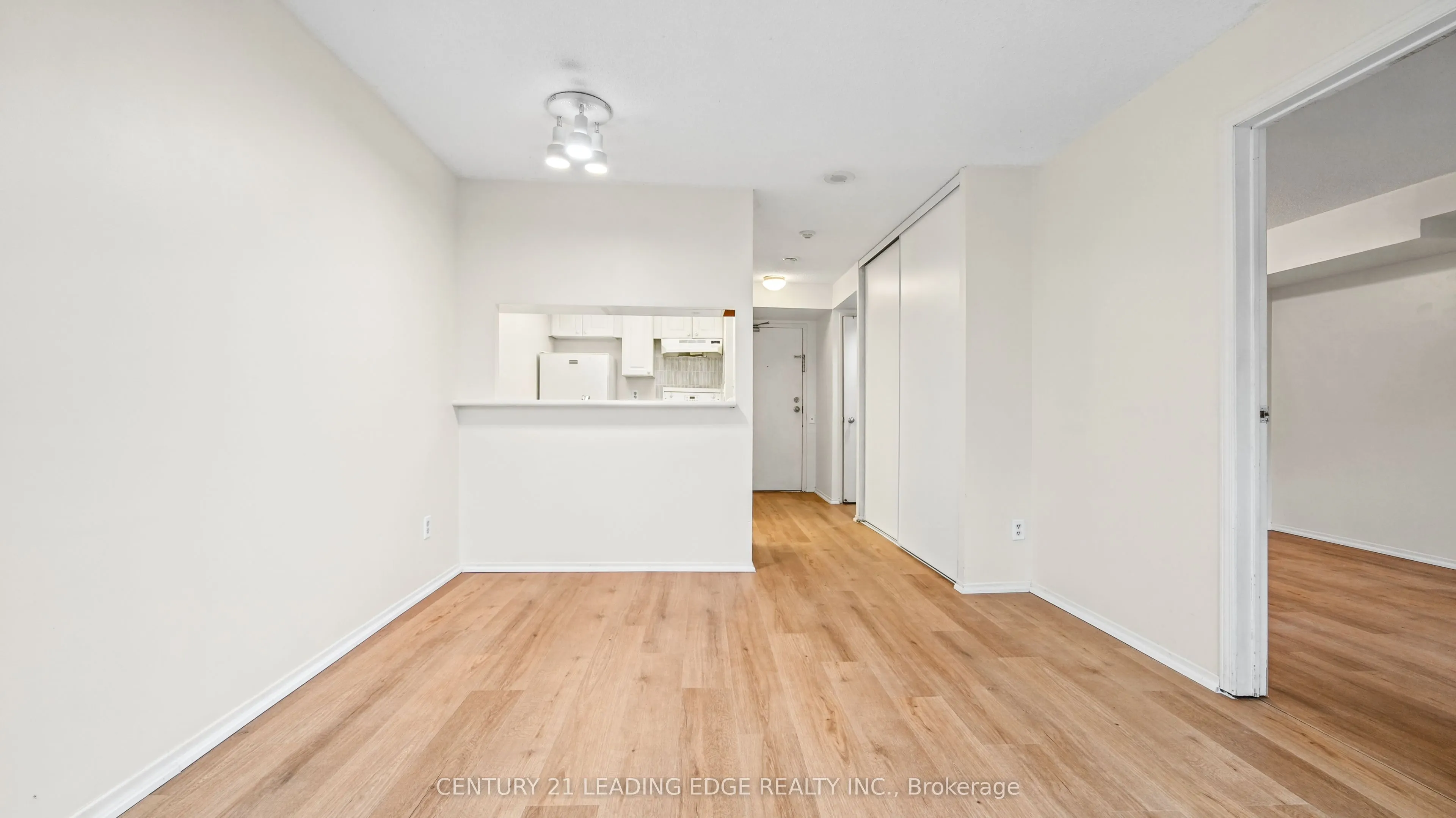 2460 Eglinton Avenue E #417