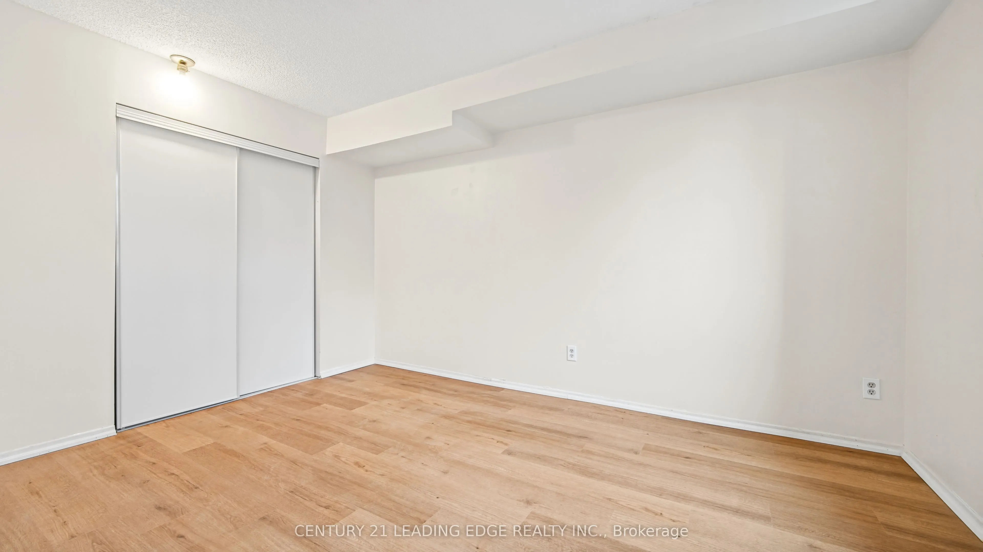 2460 Eglinton Avenue E #417