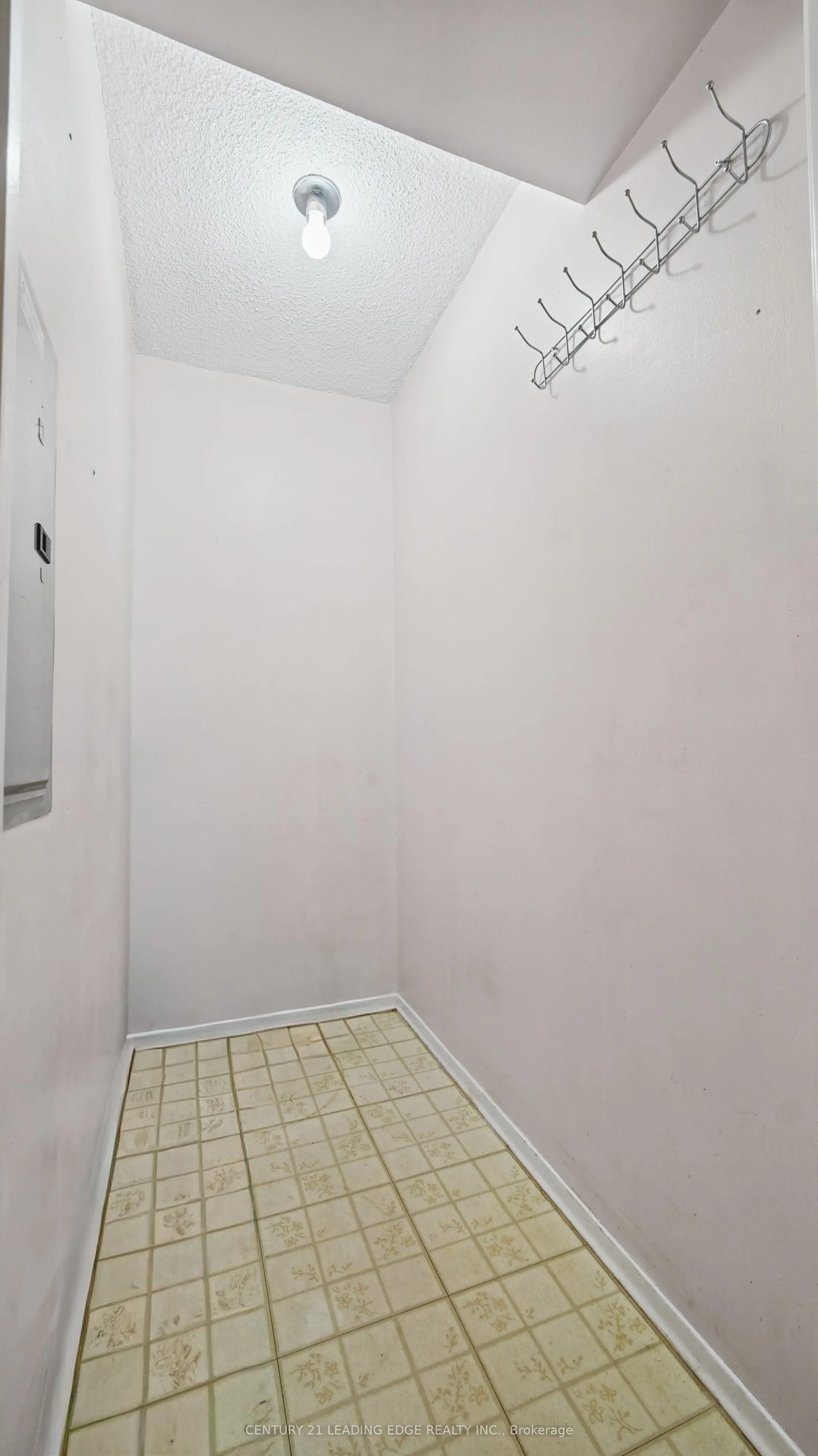 2460 Eglinton Avenue E #417