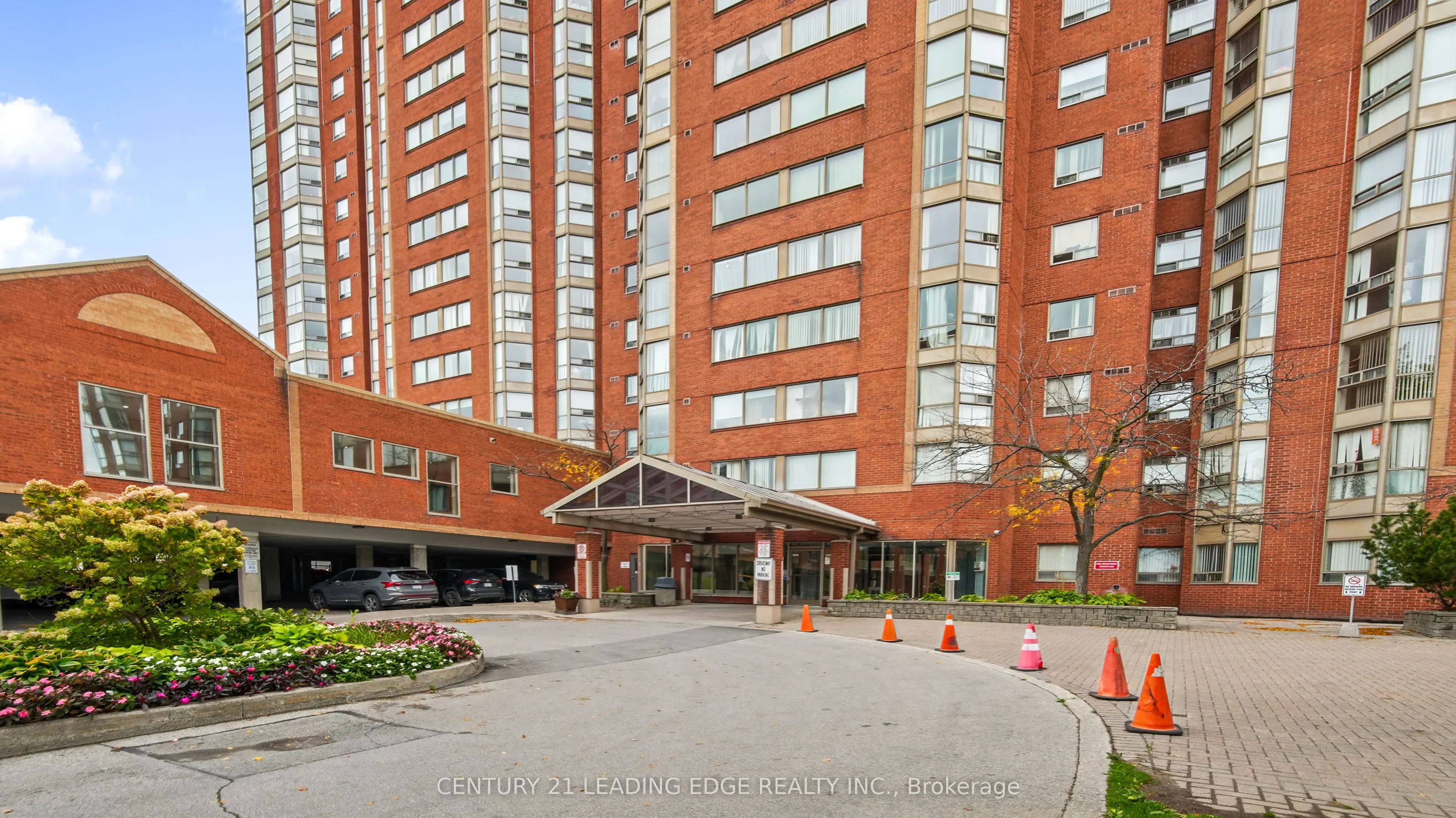 2460 Eglinton Avenue E #417