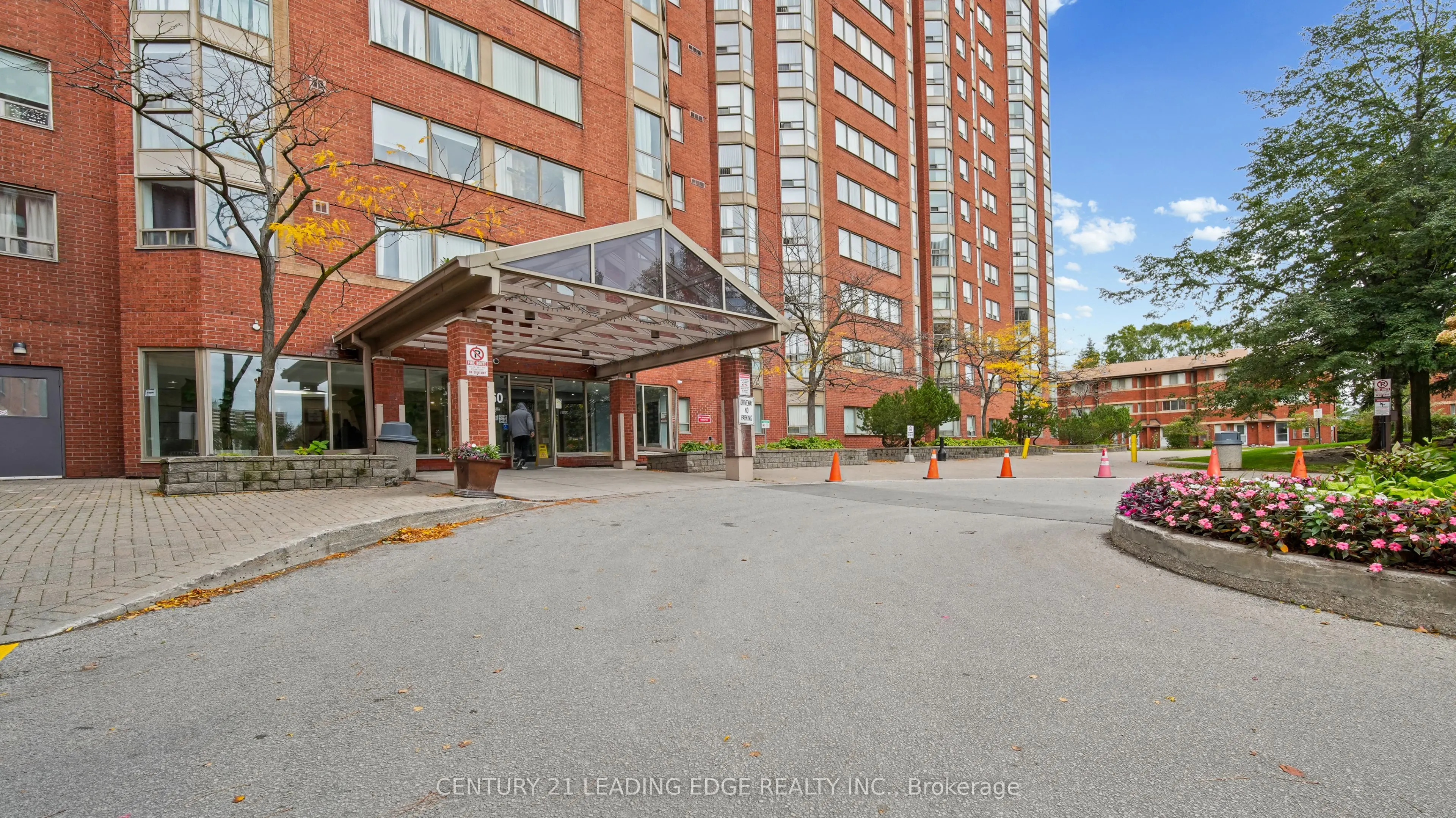 2460 Eglinton Avenue E #417
