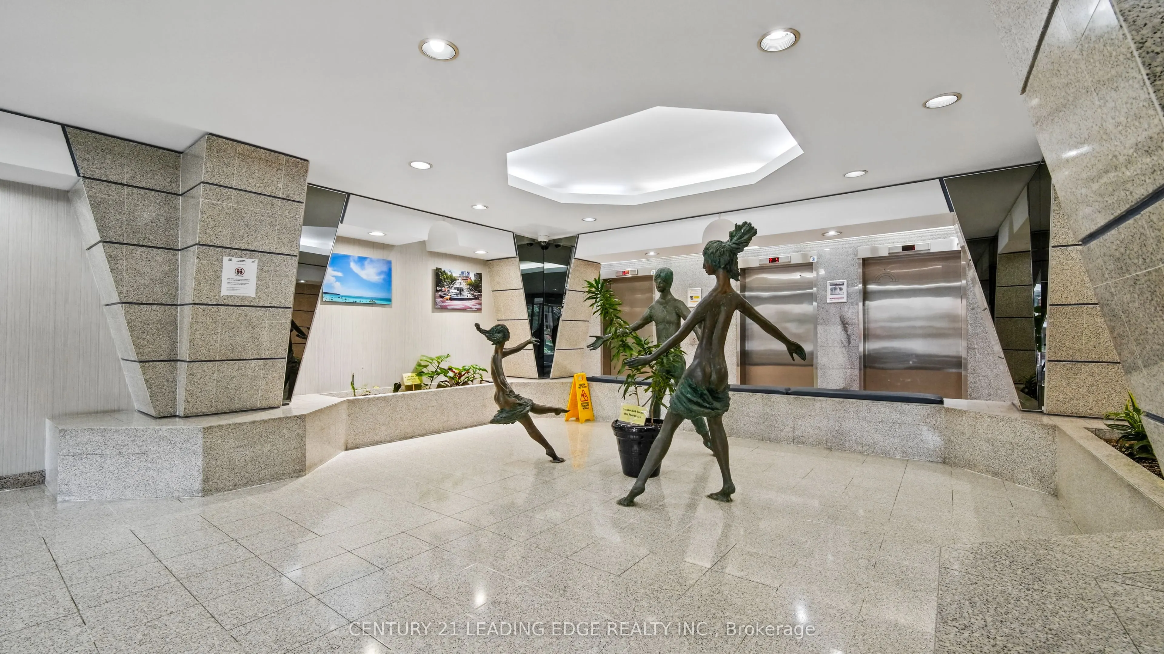 2460 Eglinton Avenue E #417