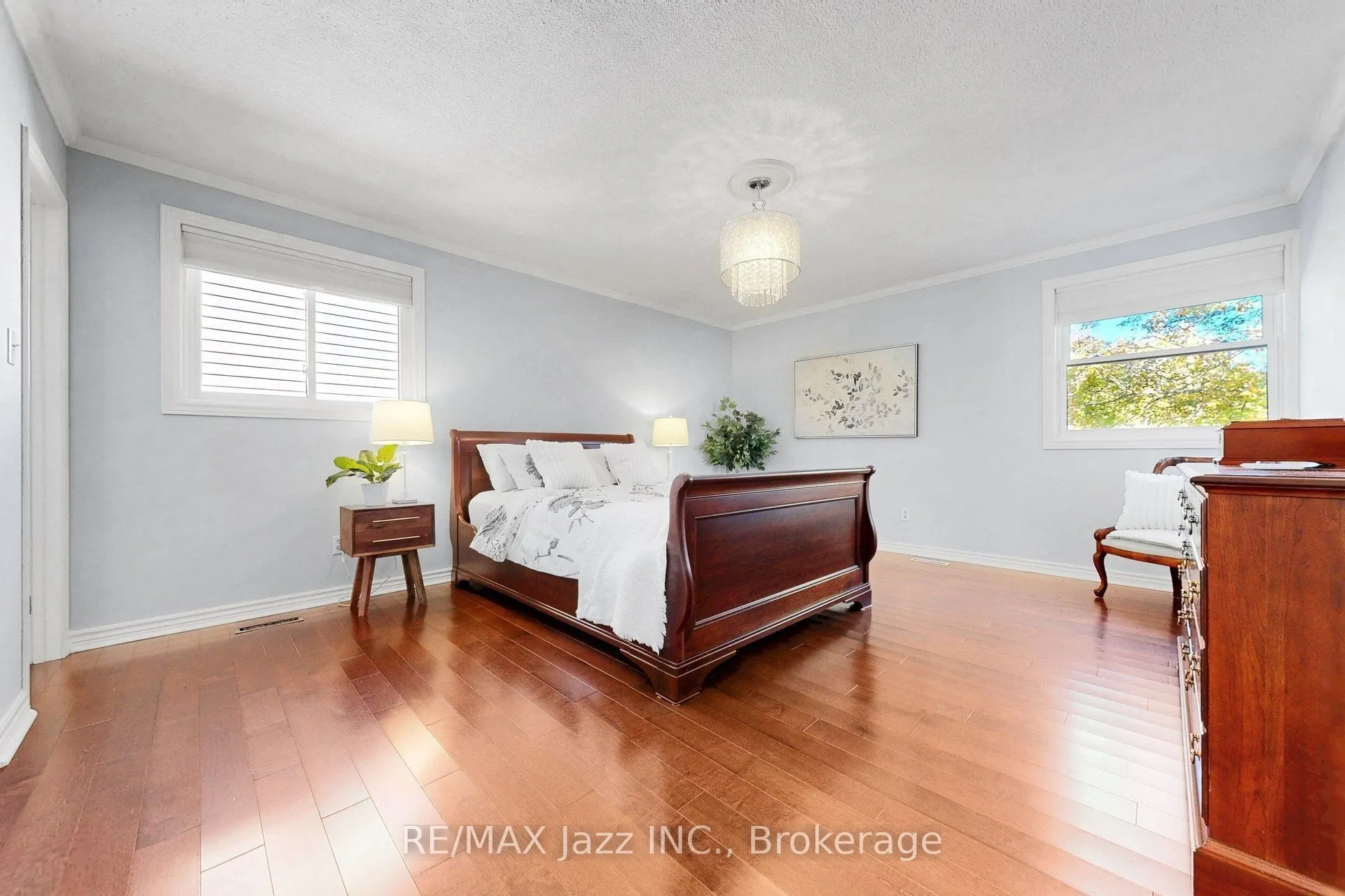 10 Trinity Crescent