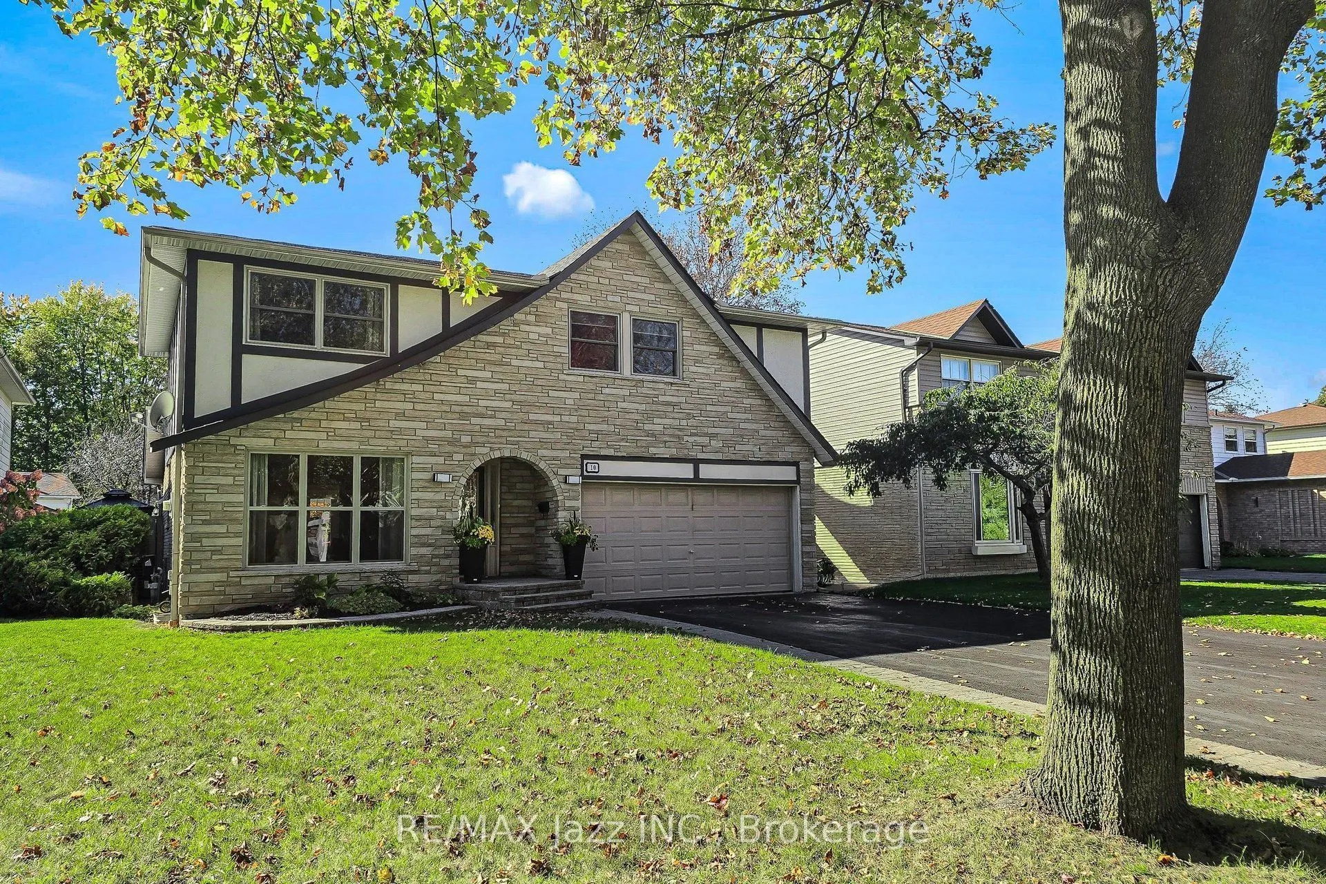 10 Trinity Crescent