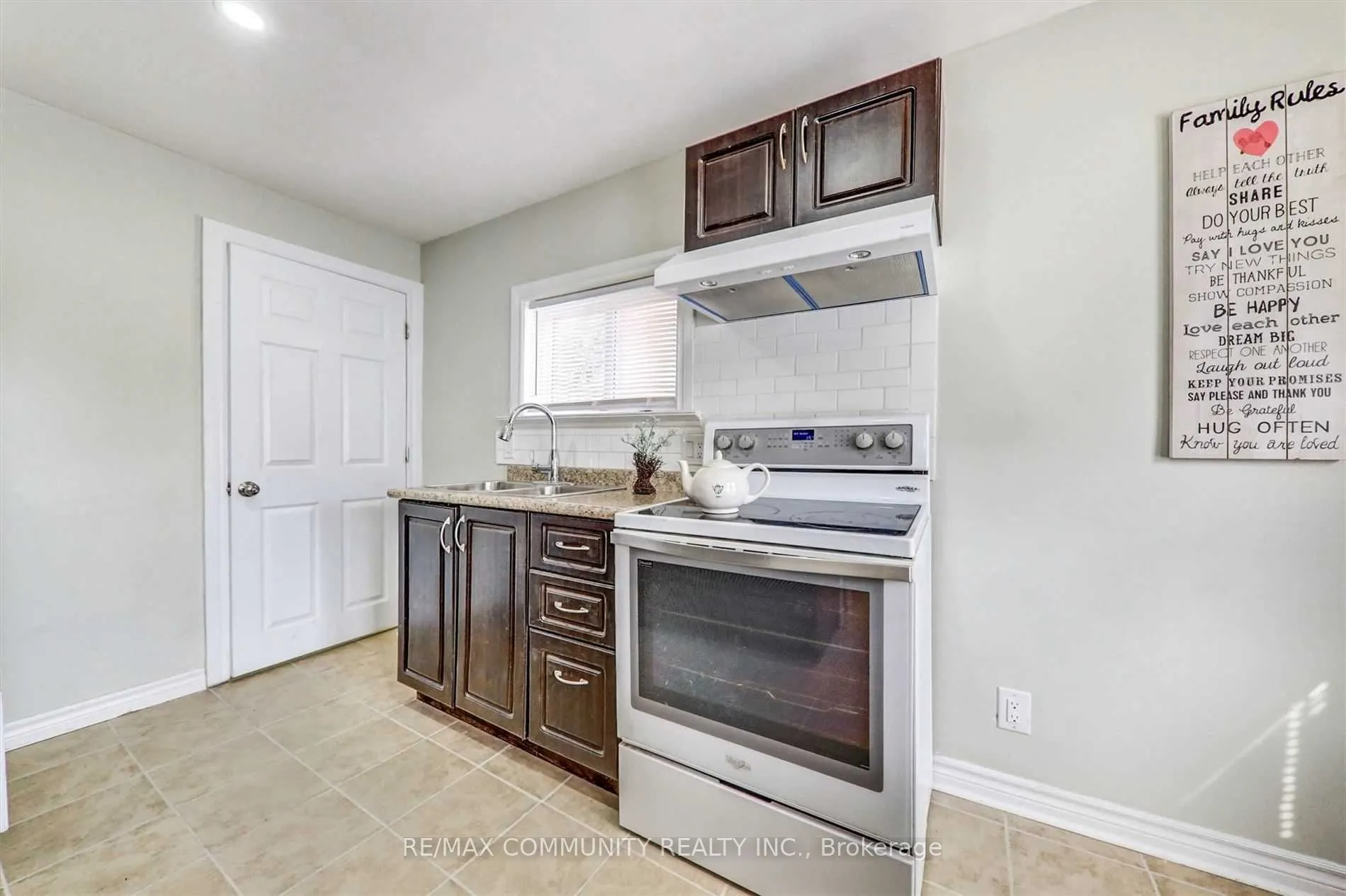 70 Colborne Street W