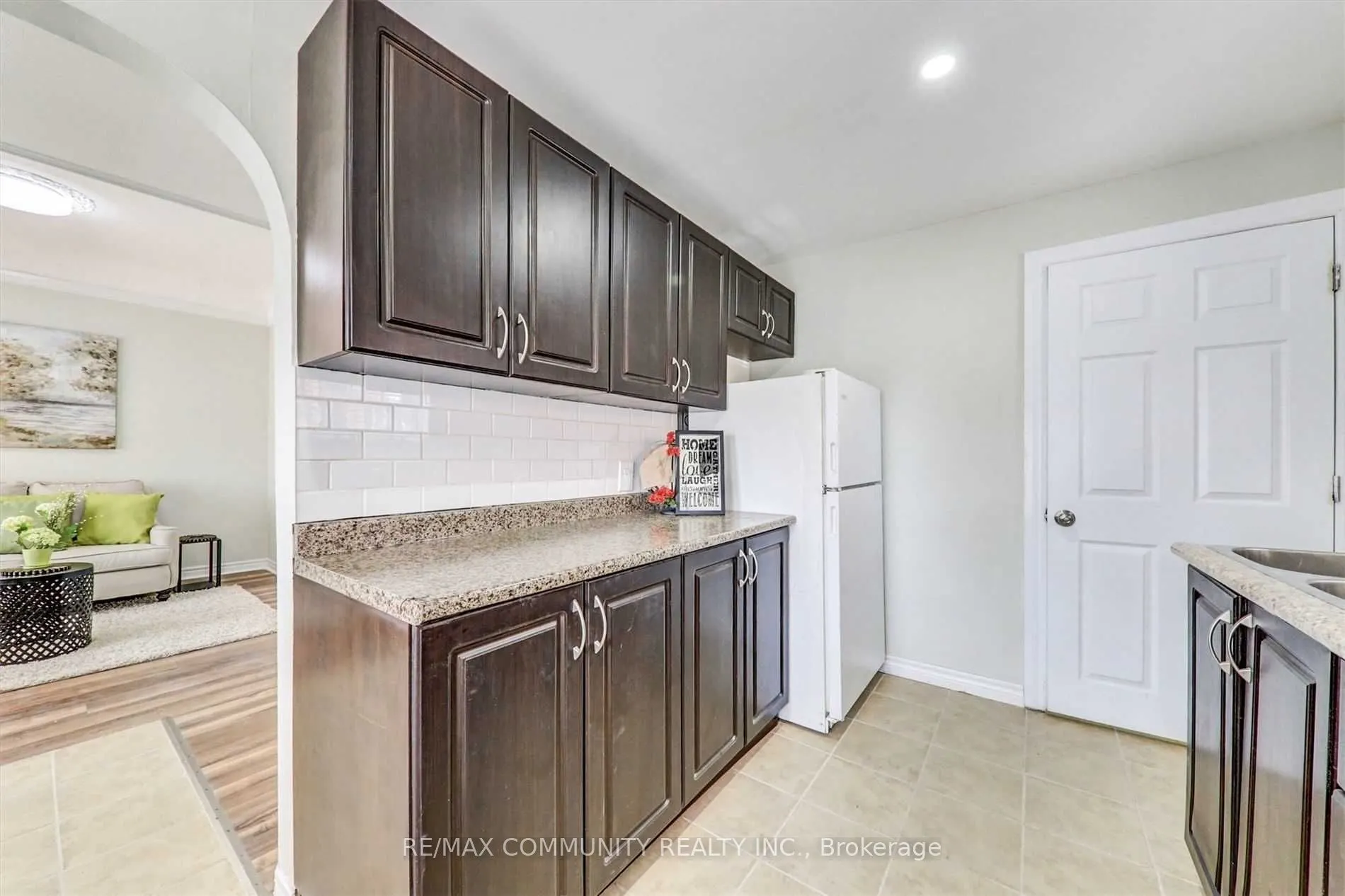 70 Colborne Street W